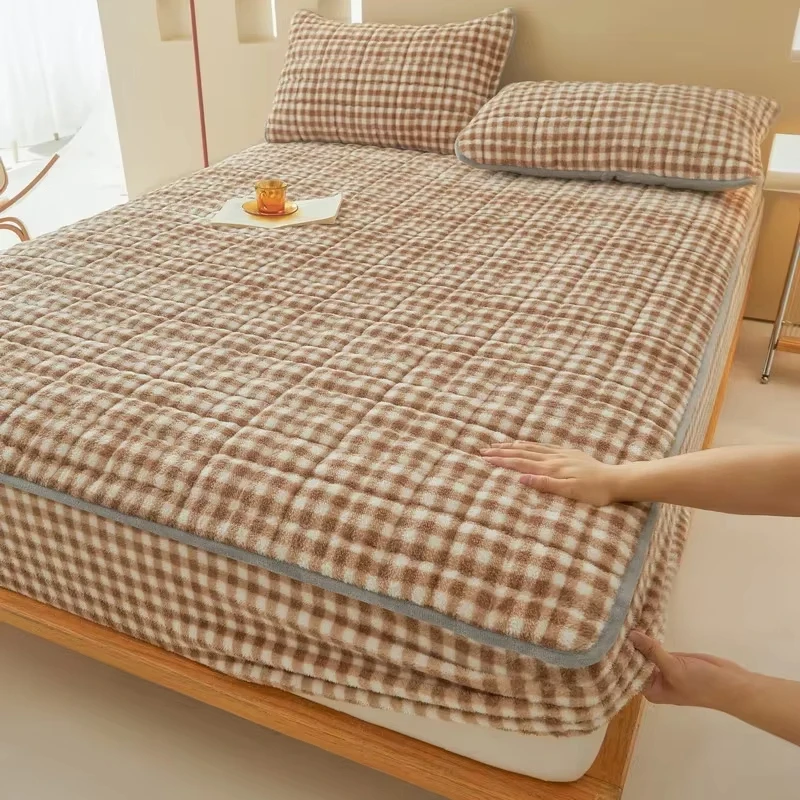 Winter Plush Quilted Warm Mattress Protector Cover Plaid Flannel Velvet Bedspread Elastic Fitted Sheet Style Bed Protection Pad