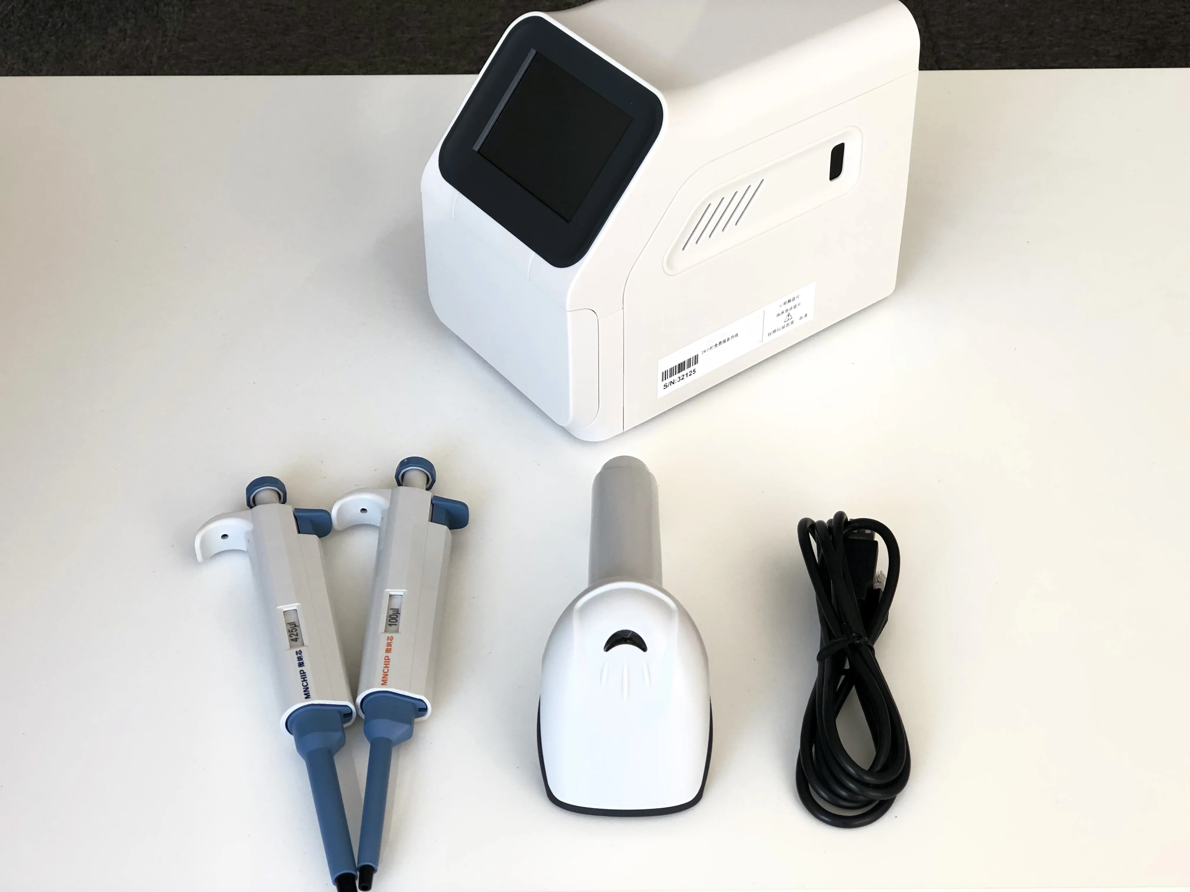 Портативный анализатор сухой химии MNCHIP ветеринарный автоматический биохимический с диском