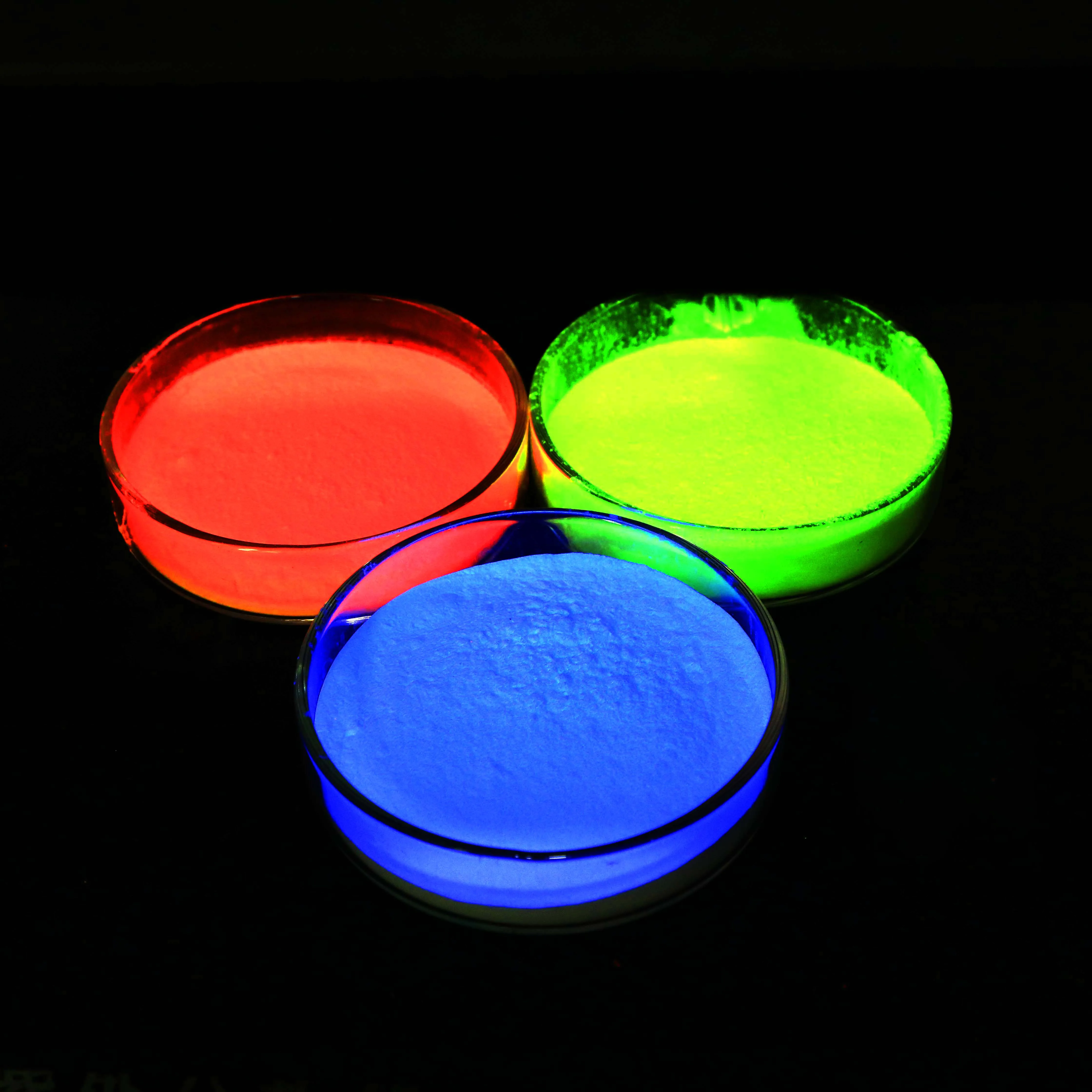 Невидимый пигмент УФ-излучения может использоваться в пластмассе и полиэстере не имеет скрывающей способности