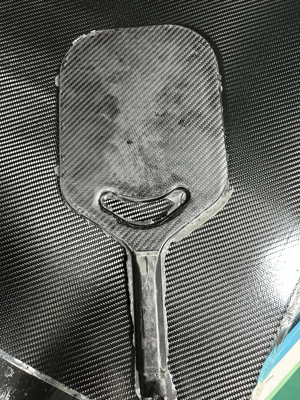 China Pickleball Racket Factory JP Toray T700 3K Carbon Fiber Weave Pickleball Paddle USAPA with Air Dynamic Throat