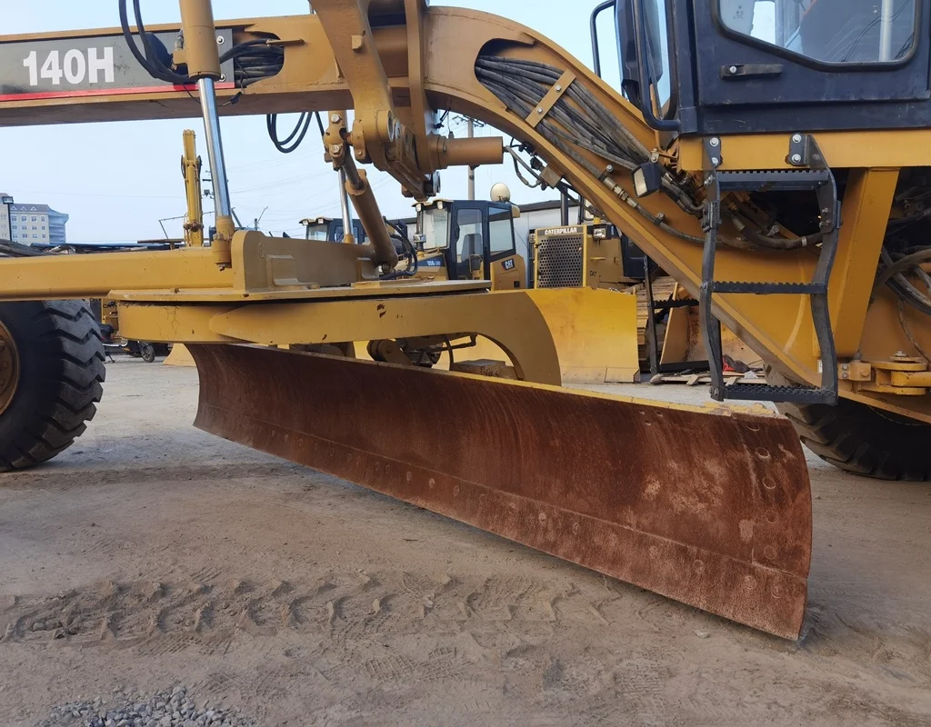 Durable Secondhand Machine original Cat 140h Motor Grader from Japan in yard for sale
