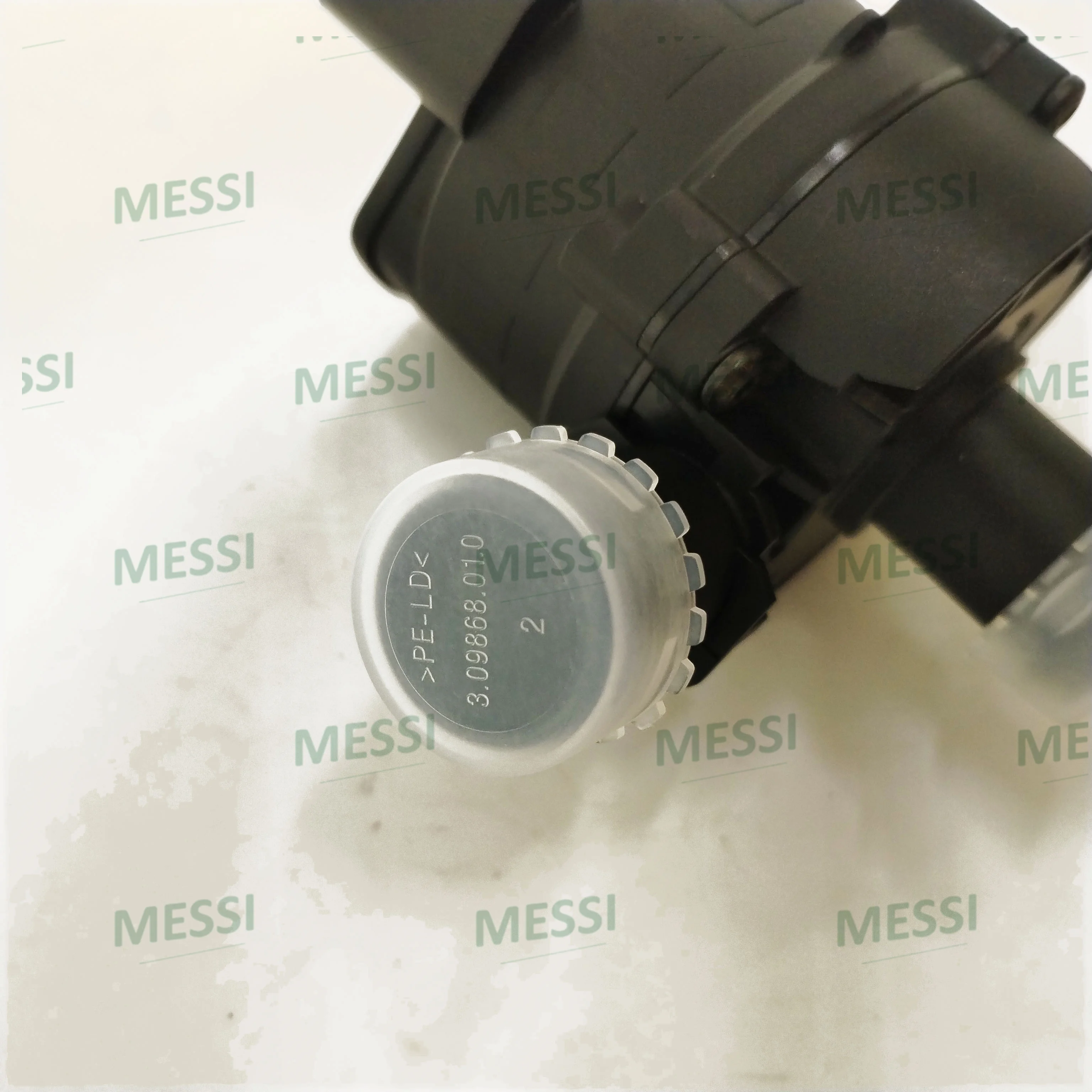 China factory  High Quality Auto Parts Water Pump  LR057368 LR049317 T2H2556 for Discovery 3/4 (05-09)/(10-) Range Rove