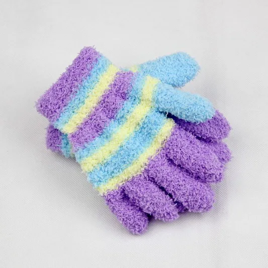 Wholesale promotional 100% polyester coral fleece winter gloves for kids super cozy
