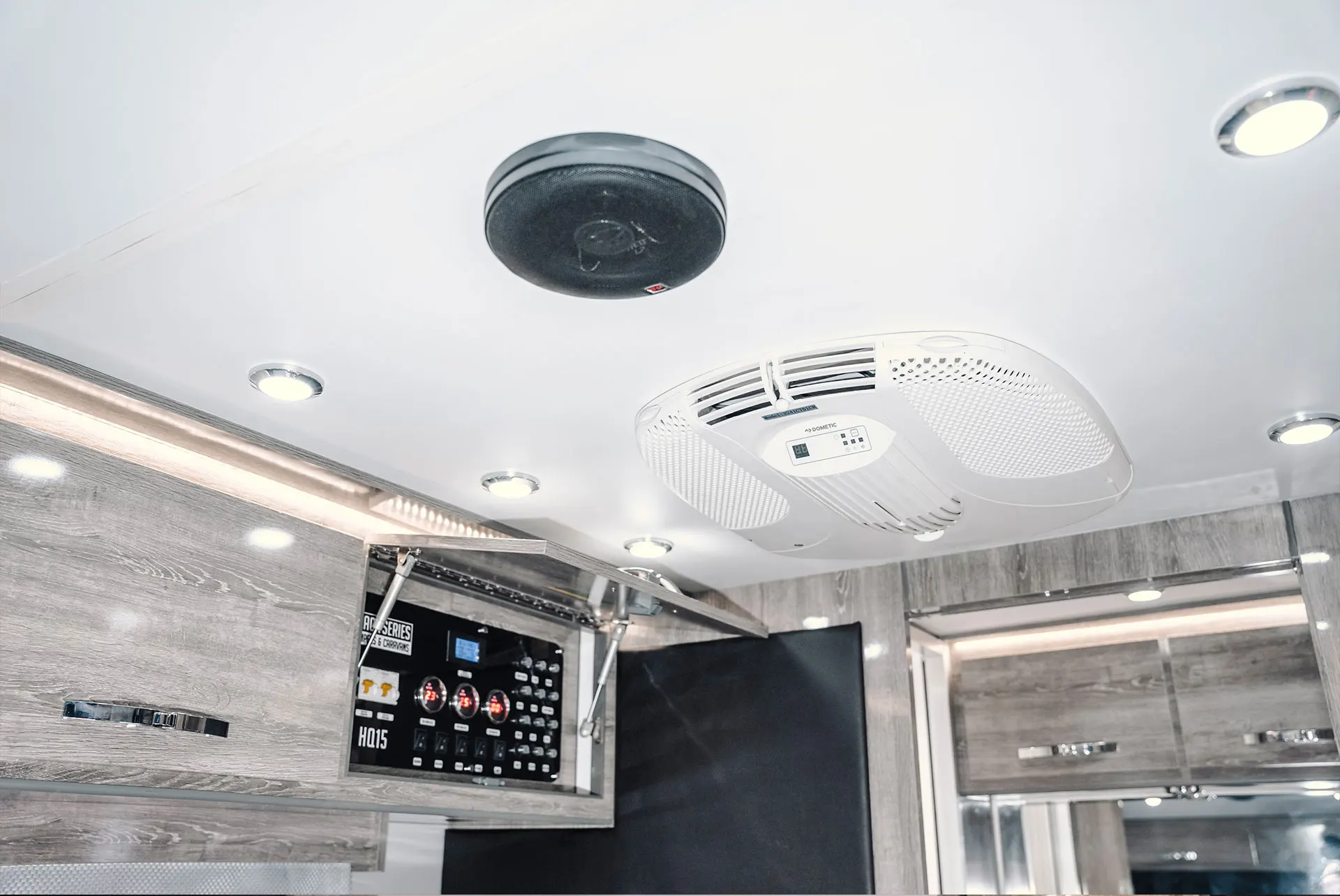 SAINTFAN Factory Custom Made Road Small Camper Trailer Caravan with LED Travel Kitchen