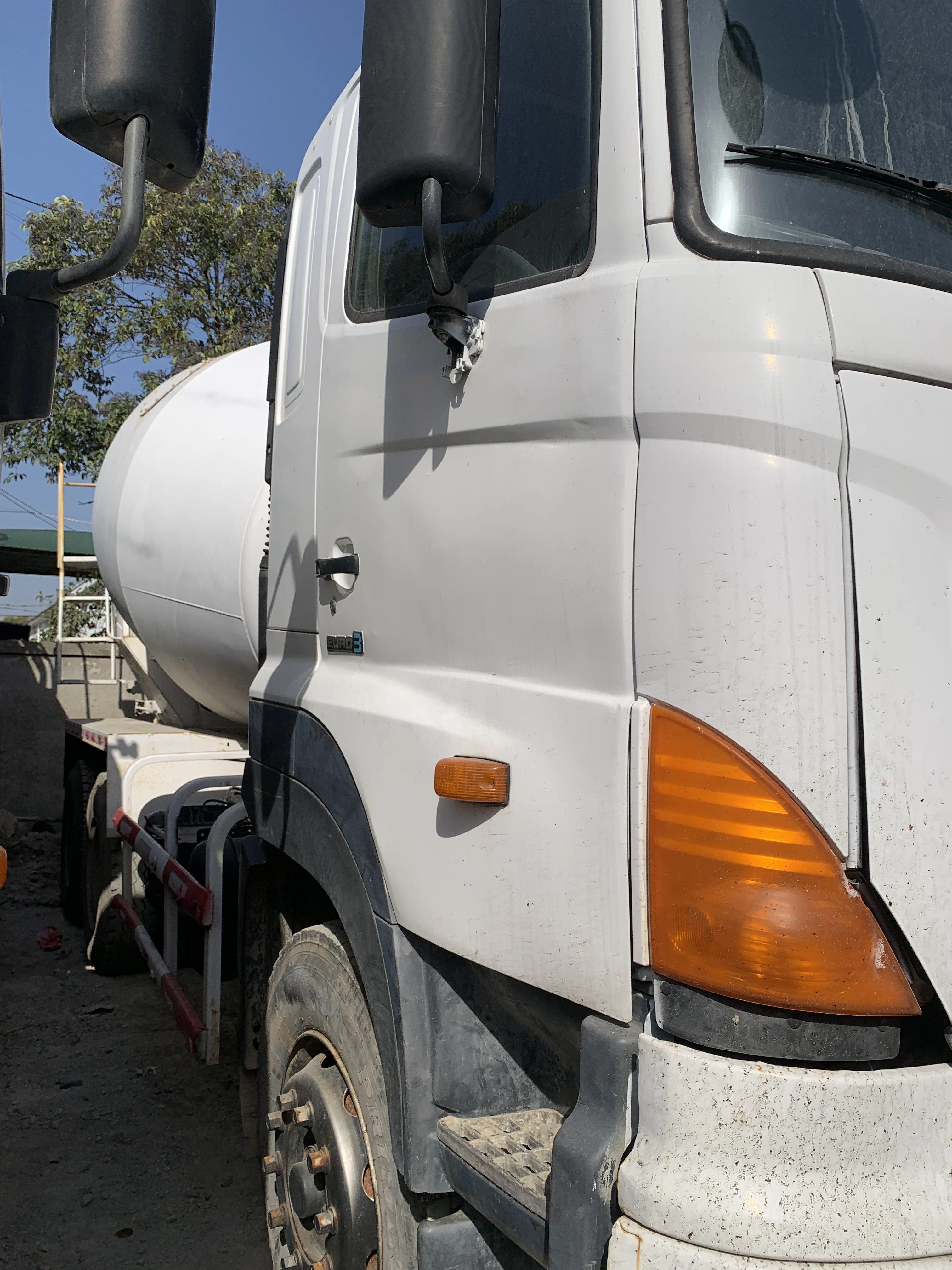 Смеситель HANG KUI Hino700 13 7 тонн 90% новый оригинальный японский с EPA CE сельскохозяйственный дешевый использованный смеситель для смешивания бетона