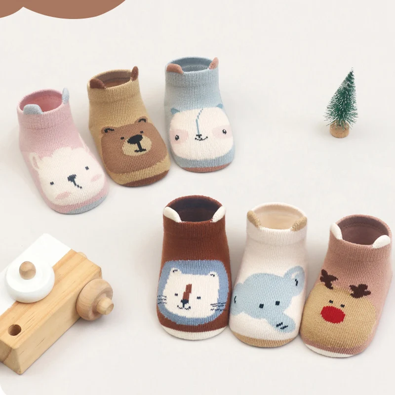 24 Autumn/Winter Cartoon Boys and Girls Anti slip Ship Socks Infant Floor Socks Learning Step Socks New Design for Girls