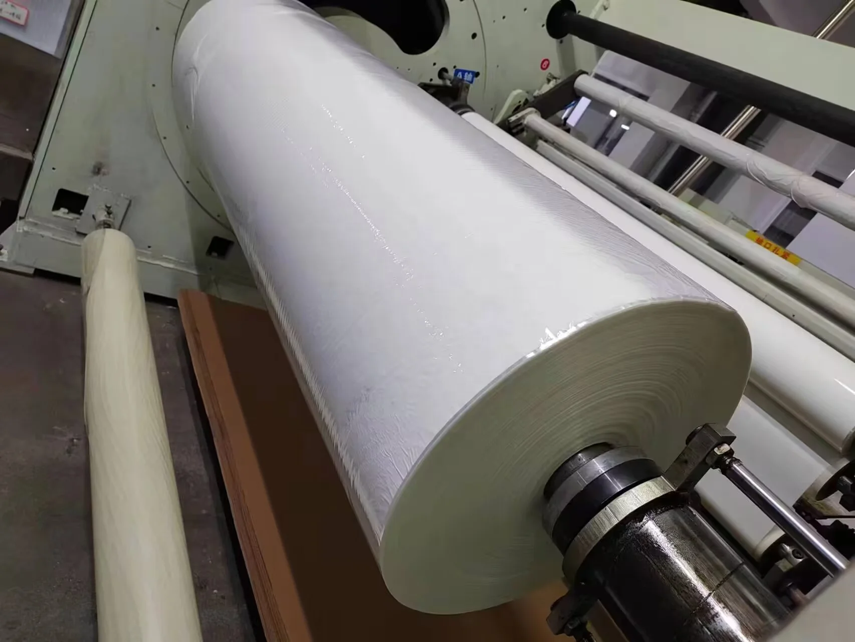 1280 mm 4000 M bopp self adhesive packing gum tape jumbo roll for produce to small roll