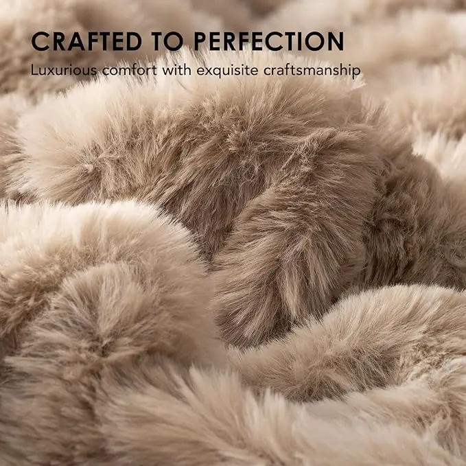 Ultra-Plush Cozy Reversible Ruched Textured Ribbed Faux Rabbit Fur Throw Double Sided Bubble Jacquard Faux Fur Blanket Knitted