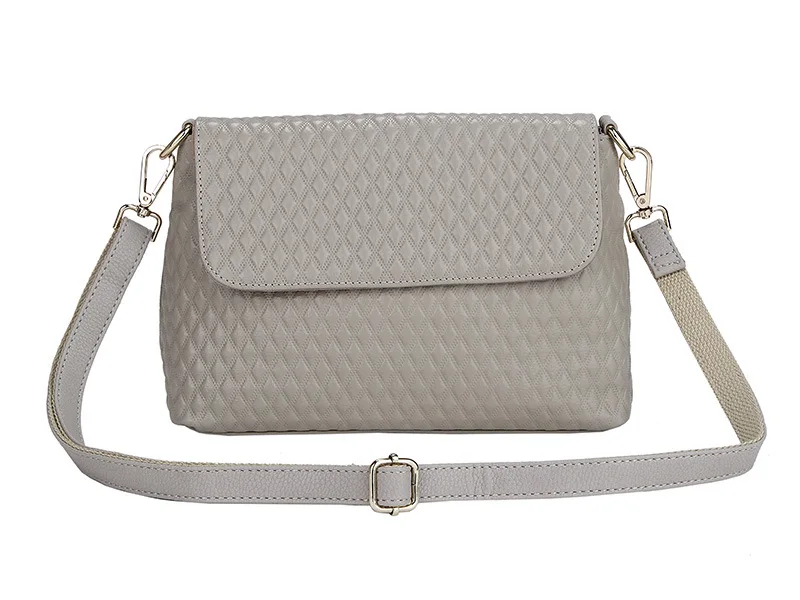 2020 wholesale women quilting genuine leather crossbody embroidery hand bags