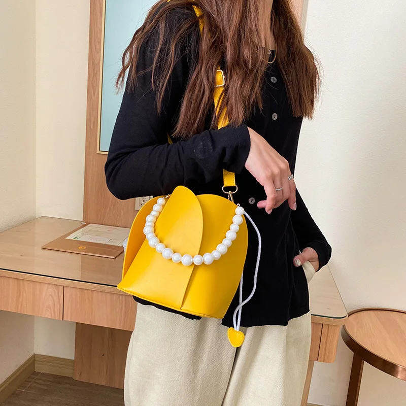 2021 New Fashion Shoulder Messenger Bags Popular Portable Small Handbag Fresh Pumping Designer Belt Ladies Bucket Bags