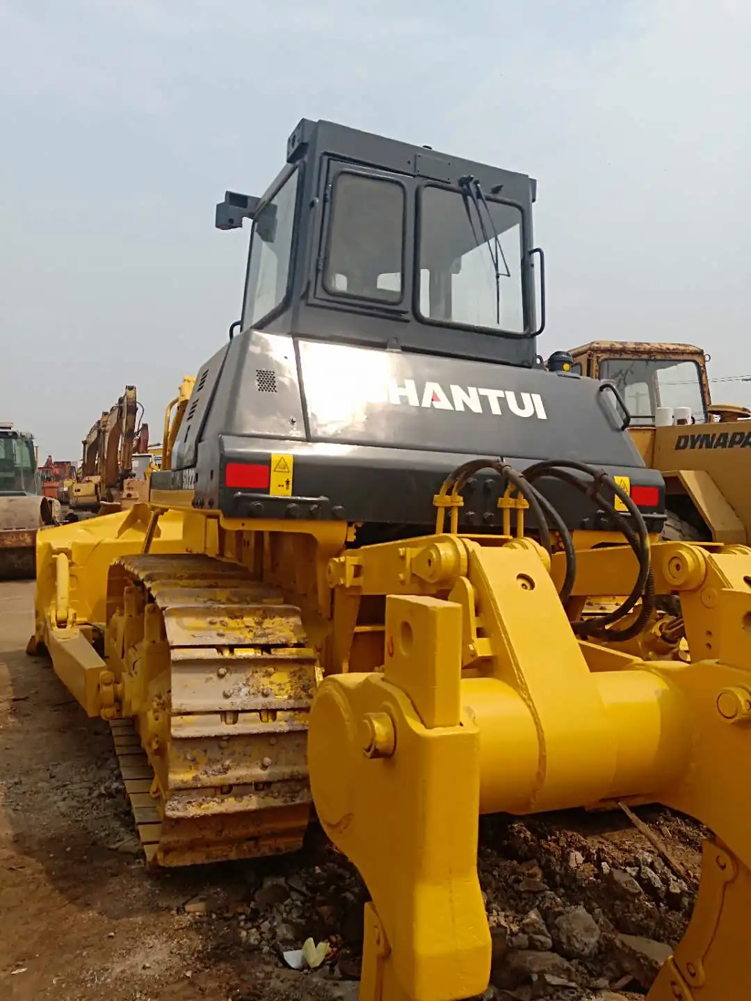 Гусеничный бульдозер SHANTUI SD22/SD26/SD32 23 т/40 т 270 л.с./340 л.с. на продажу