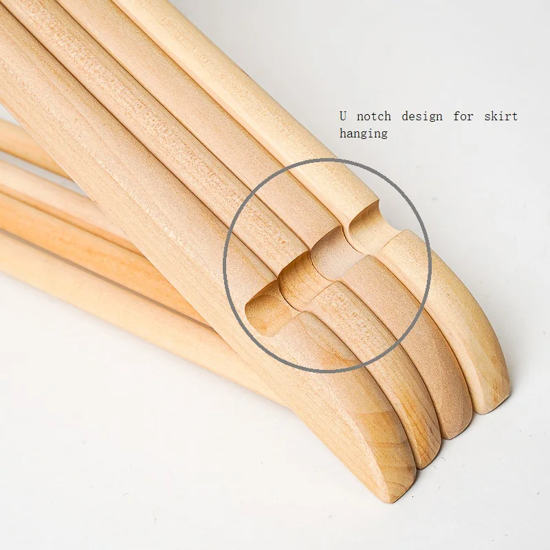 Вешалка из натурального дерева с хромированным крючком и стержнем для пальто