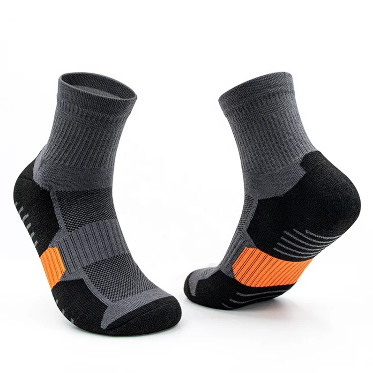 Wholesale Outdoor Sports Socks Black Polyester Thickening Breathable Tactical Socks For Adult