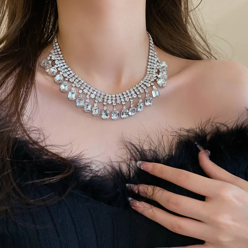 Exaggerated diamond bow pearl niche temperament collarbone chain fashion light luxury senior sense of jewelry necklace female
