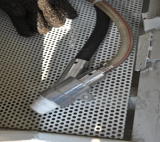 Dry Suction Type Manual Sand Blasting Machine Cabinet With Turntable Cart optional