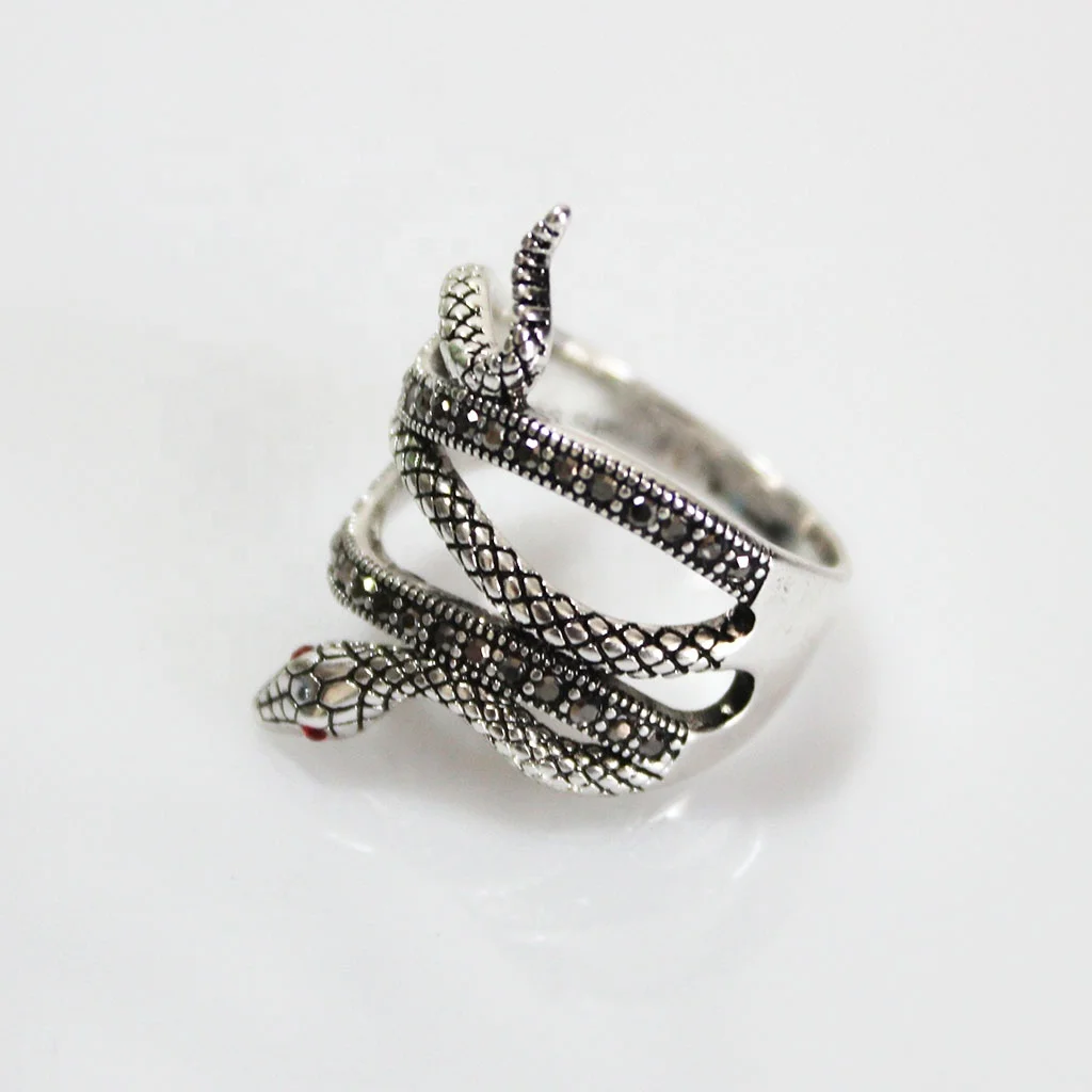 
Fashion Silver Plated copper Long Finger Rings Jewelry Snake with Black and Red diamonds 