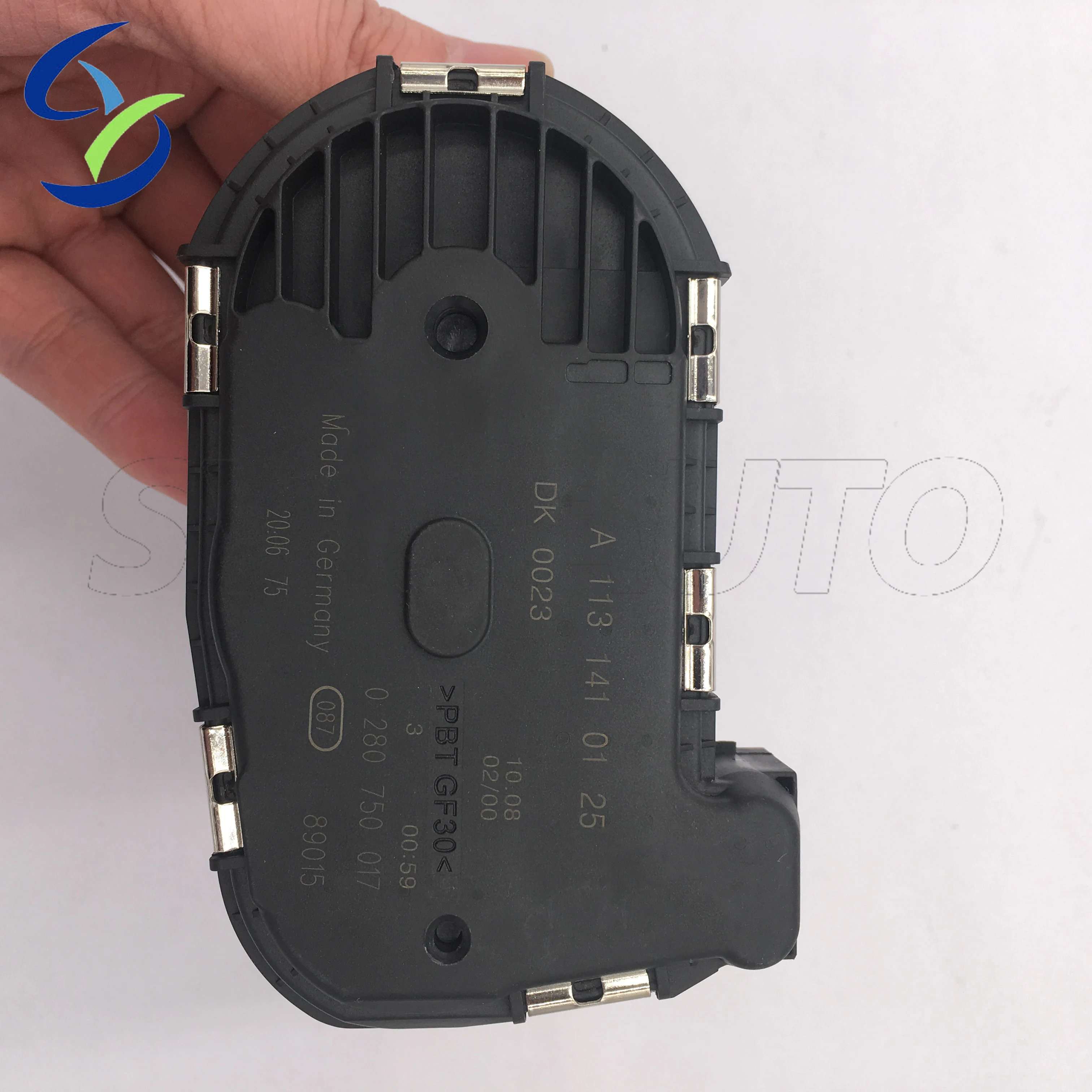 Throttle Body 1131410125 For MERCEDES BENZ W203 W204 CL203 C208 C209 A209 C219 W210 W211 W212 S211 W463 X204 W163 W164 W220 C215