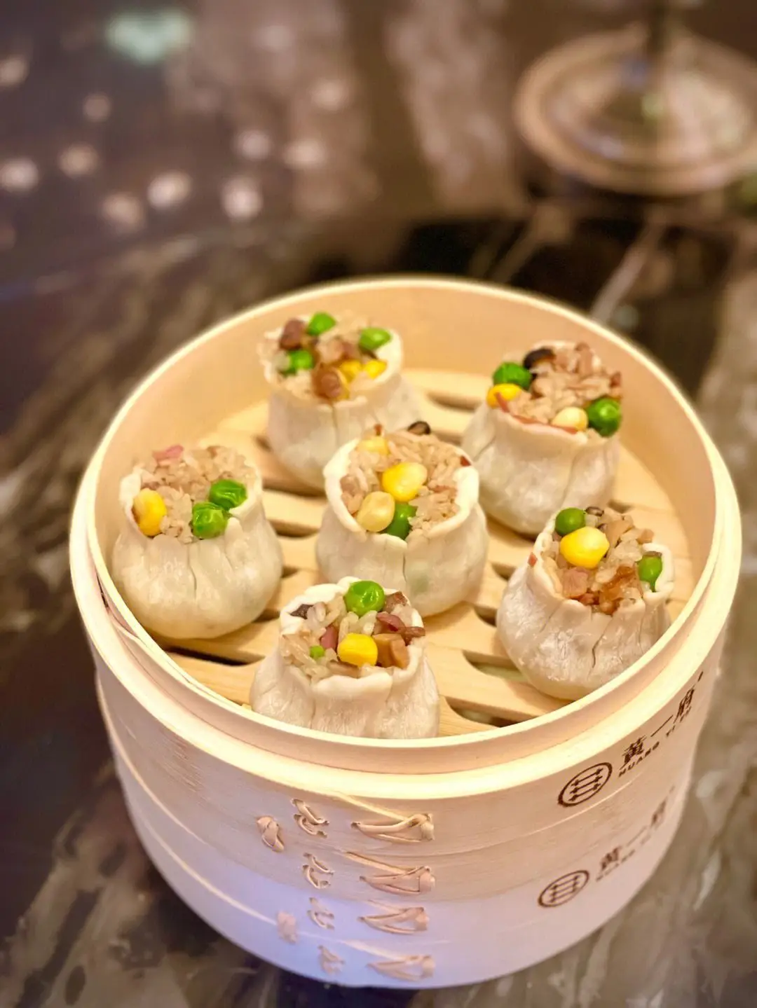 Factory direct to sale supply floor type semi-automatic Shaomai machine shumai forming machine sao-mai manufacturing machine.