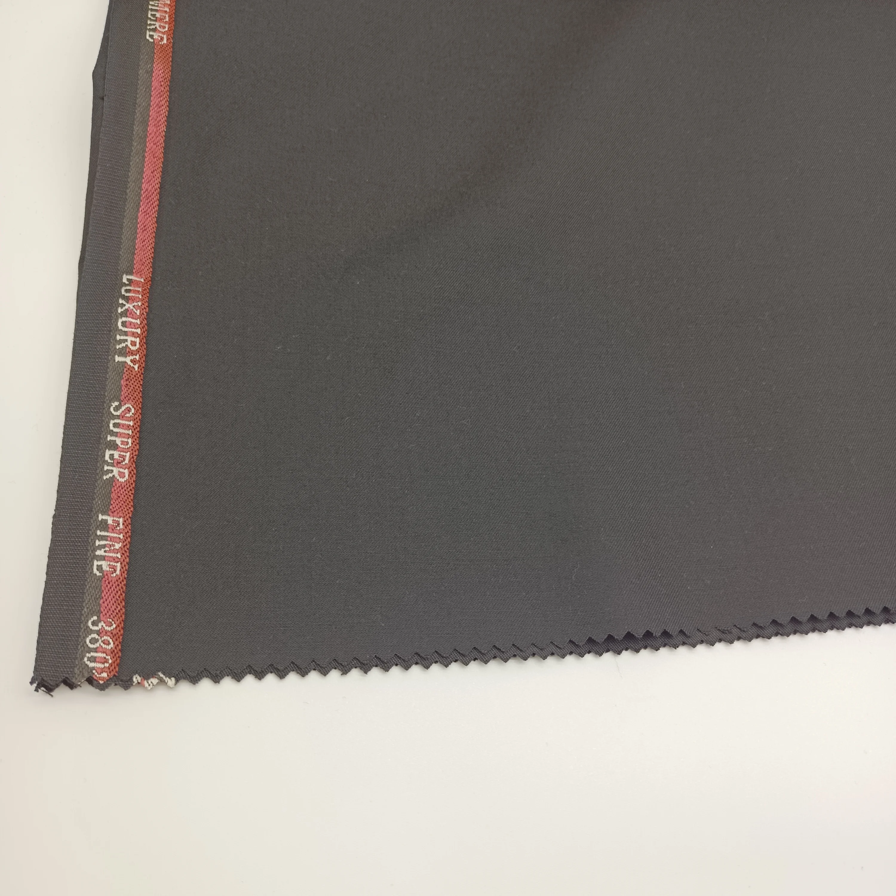 italian english selvedge suiting  wholesale tr suiting fabric wool suiting fabric for gents suit