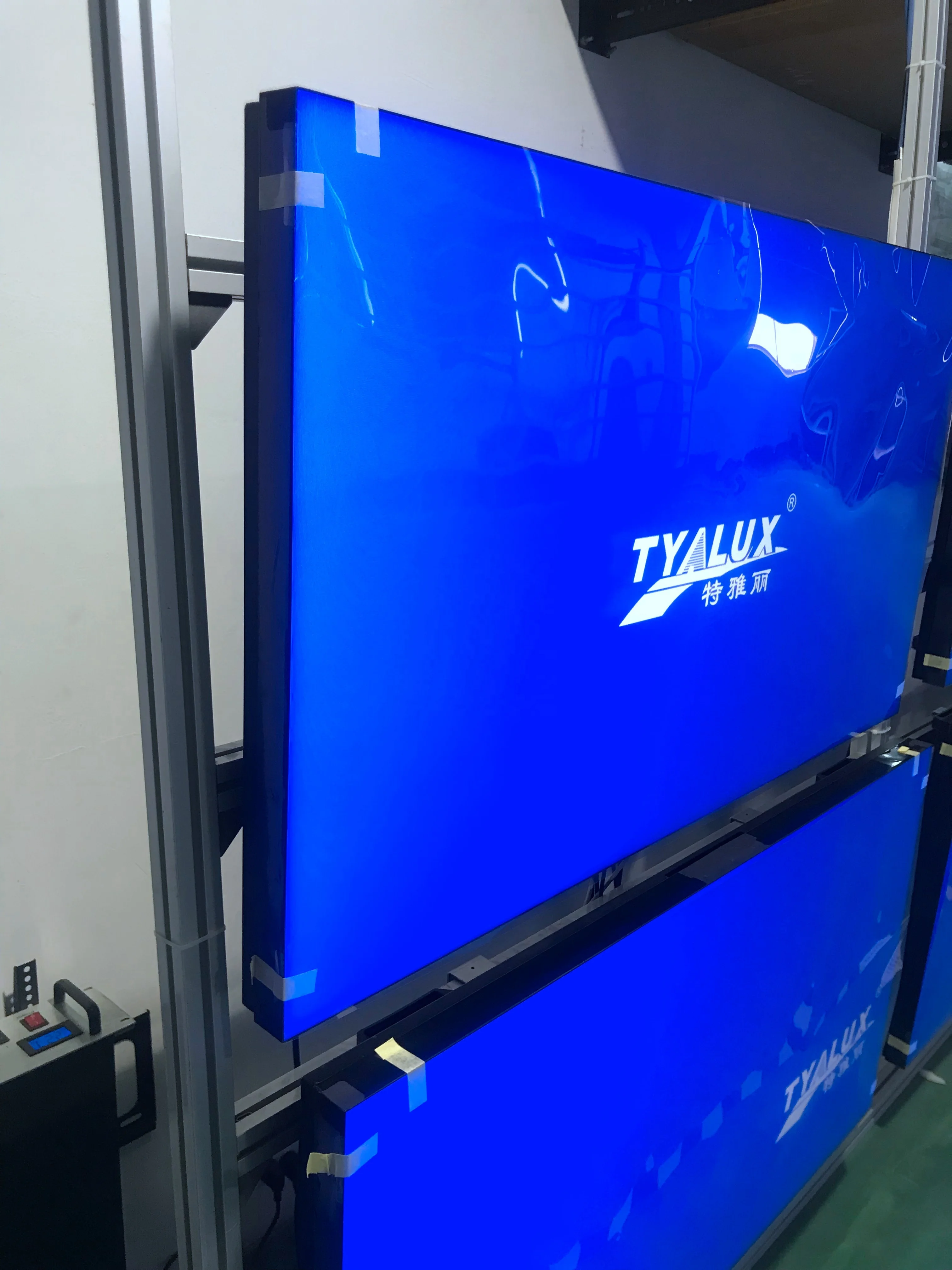 Лучшее качество 16:9 бесшовные 0 88mm/1 7mm/1 8mm 55 дюймов ЖК-видеостены с DP последовательного соединения