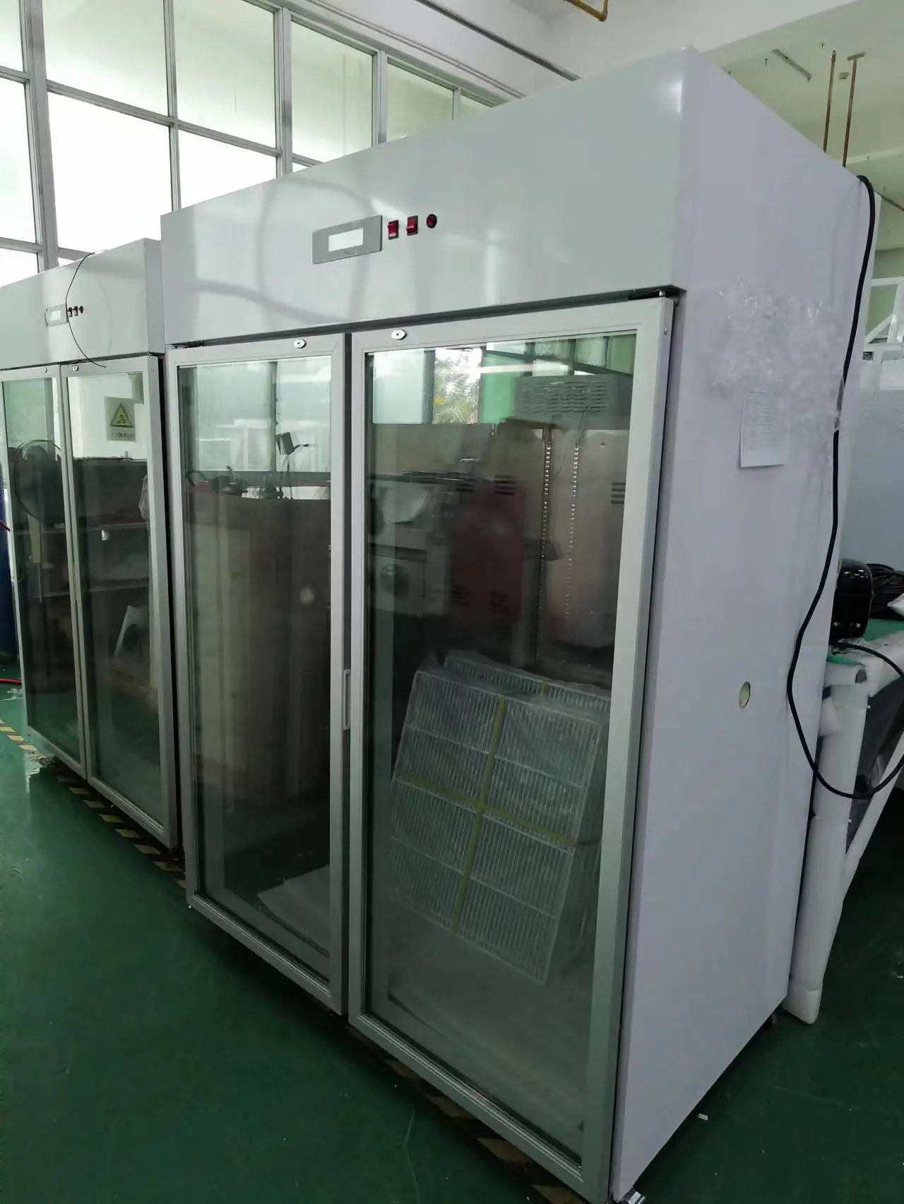 GYCX-1000  Customized Vaccine Fridge Constant Temperature Medicine Refrigerator Glass Door Testing Kit Freezer  Reagent Cabinet