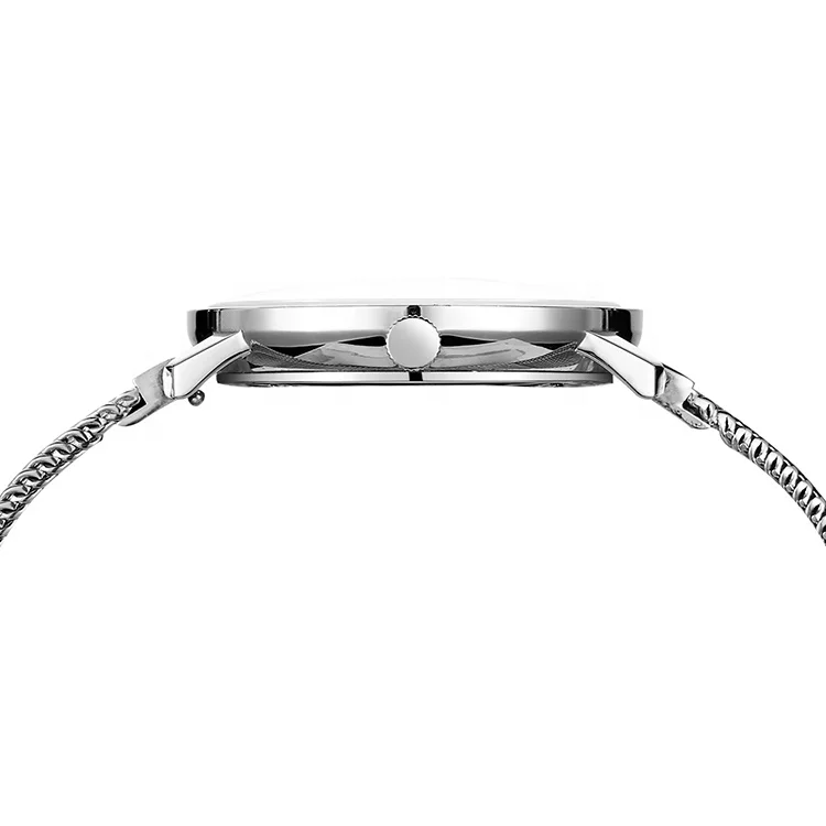 Часы Bauhaus немецкого производства с кварцевым механизмом и купольным сапфировым стеклом