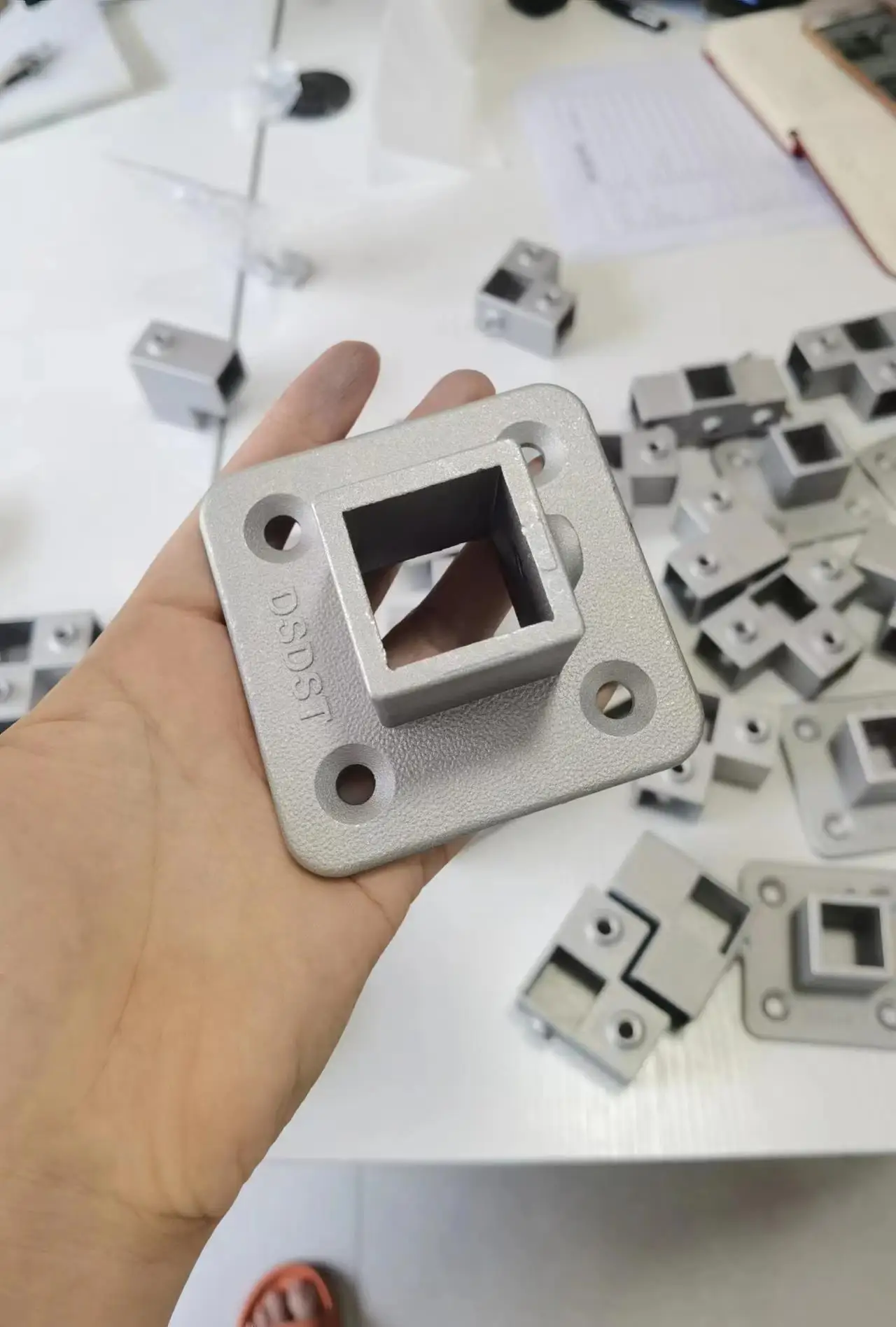 Galvanized 25*25 Pipe Clamp Square Tube Frame Handrail T-Tee Cast Key Fittings