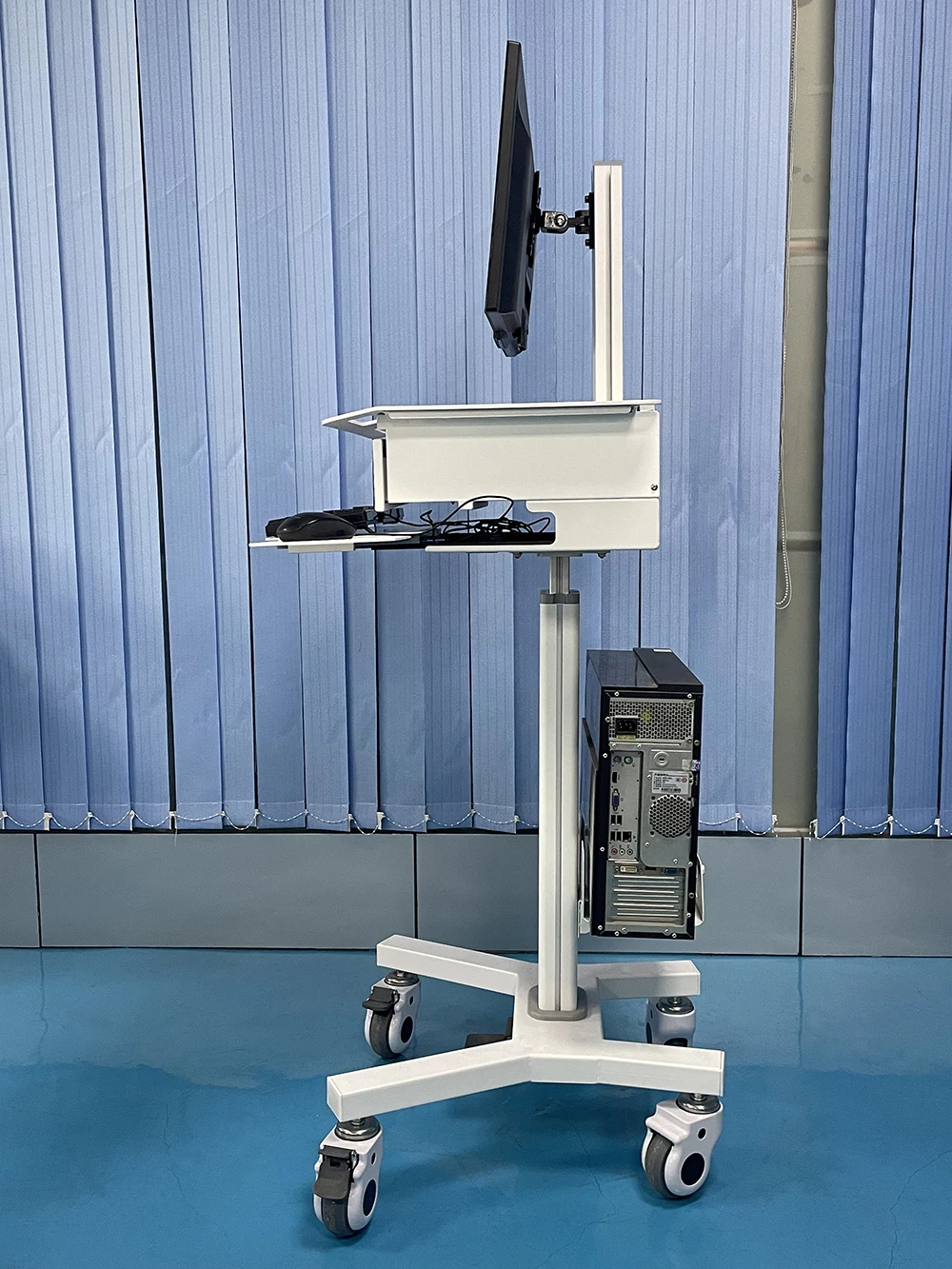 NBRIDGE Hospital Mobile Adjustable height stand up desk hospital medical mobile computer workstation trolley cart