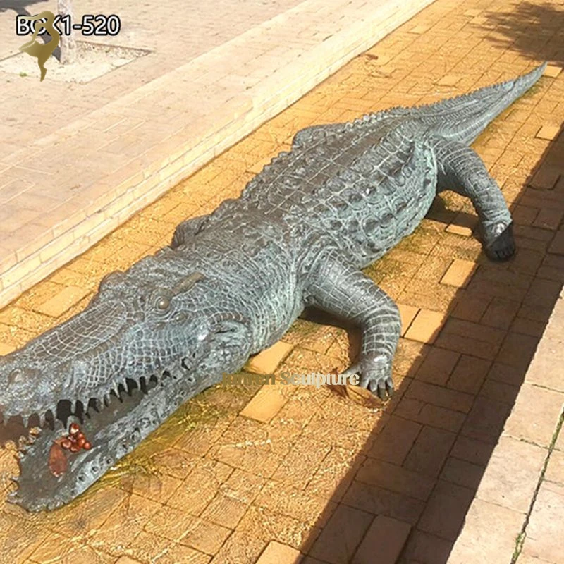 Life size metal animal sculpture bronze crocodile statue for garden decoration