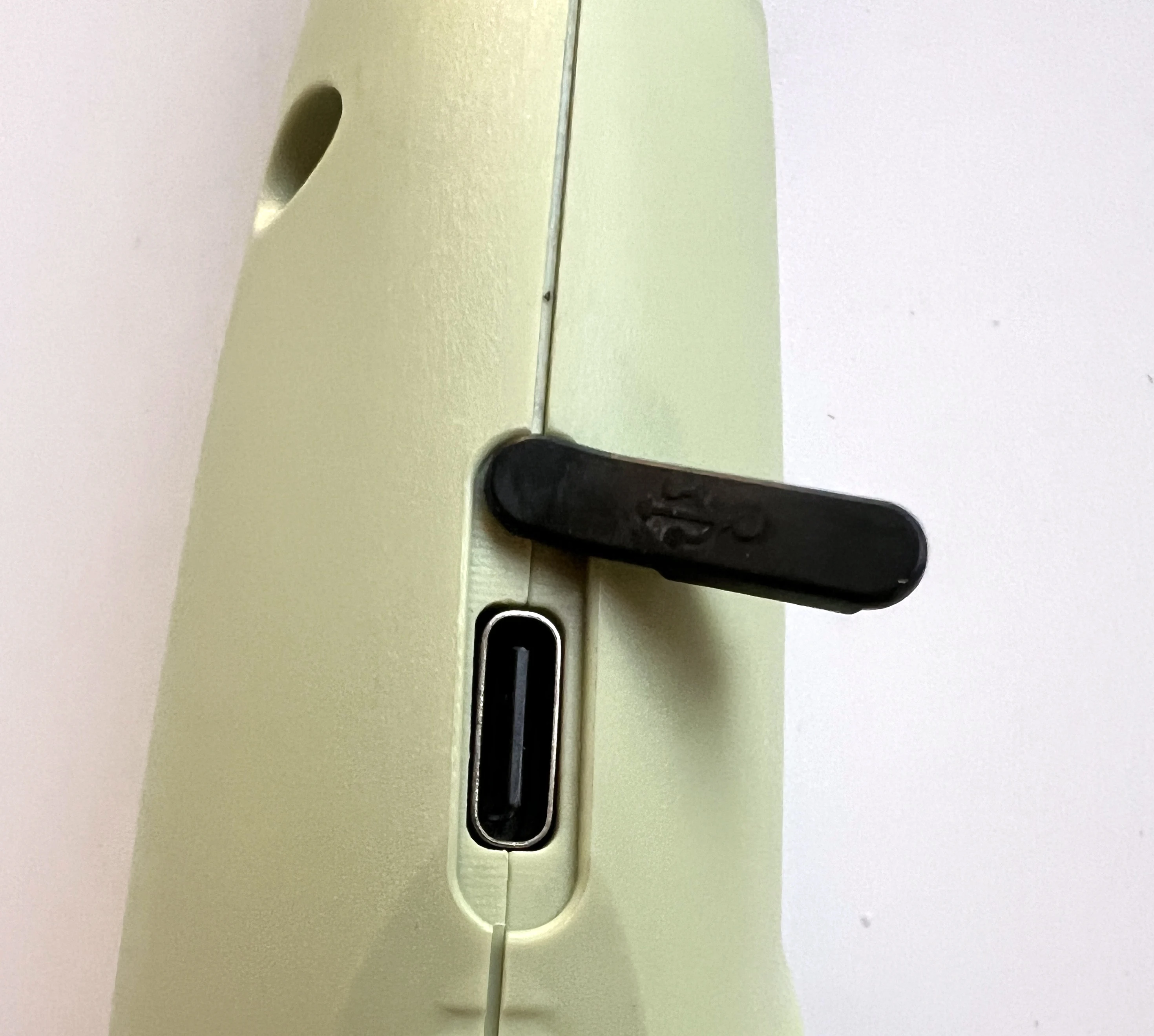 New 5-Liter Small Capacity Garden Electric Sprayer with Gravity Ball and Handle Battery for Efficient Spraying type c socket