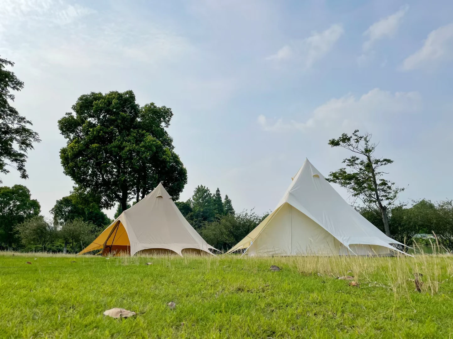 New Style Outdoor Canvas Bell Family Tent Portable Waterproof Large Camping Indian Canvas Tent with Extended Canopy