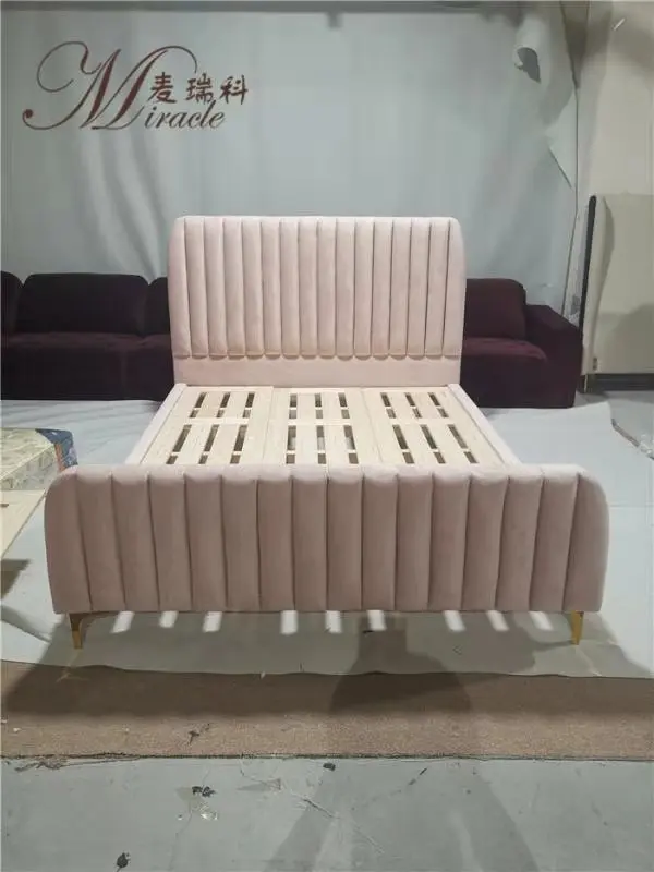 Beautiful Pink Color Queen Size Princess Bed With Gold Metal Frame