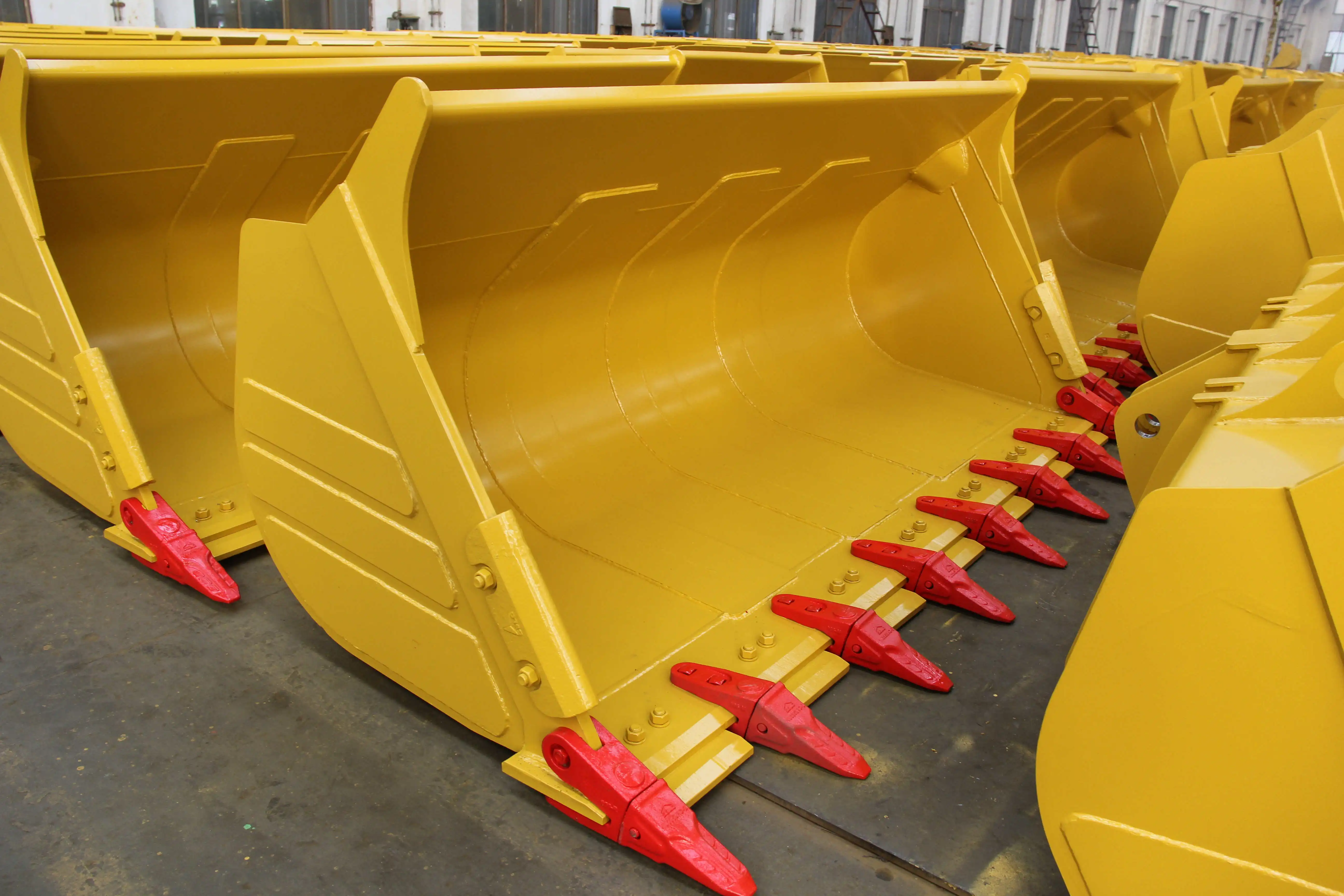 Excavator Crusher Bucket Bulldozer Cutting Edge Blade Tractor Loader Attachment