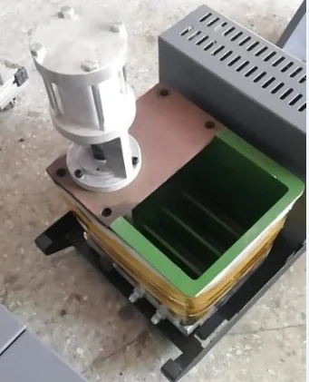 
5L hot melt adhesive Dispensing Robot Machine For shop and furniture industry 