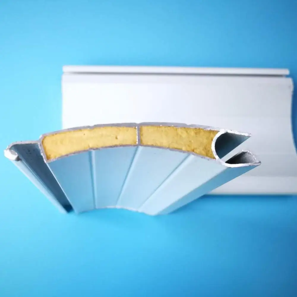 Фошань экструдированный алюминиевый профиль 77 мм Пенополиуретан алюминиевые роликовые планки