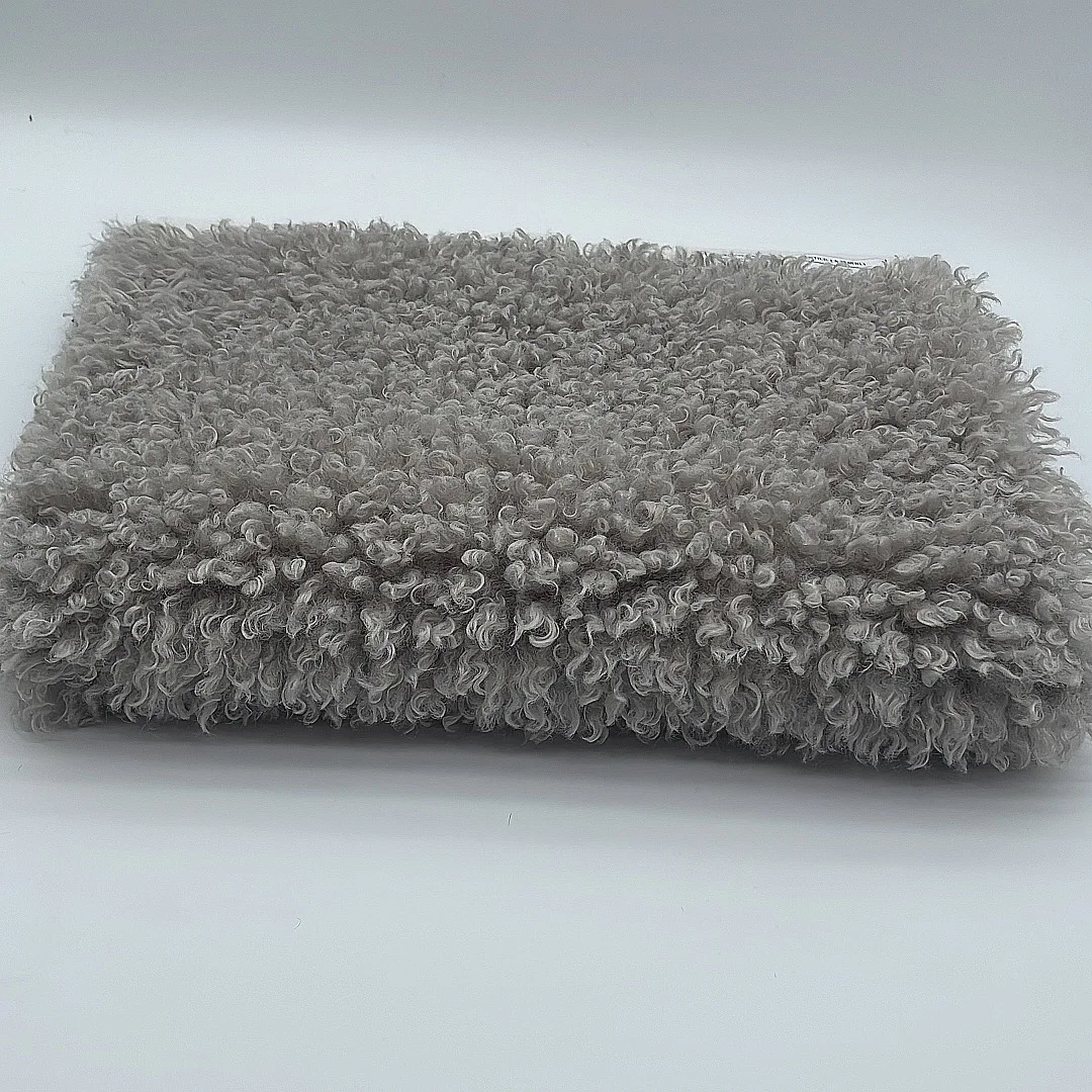 Изысканная 100% Полиэстеровая шерсть плюшевая искусственная меховая ткань для зимнего пальто