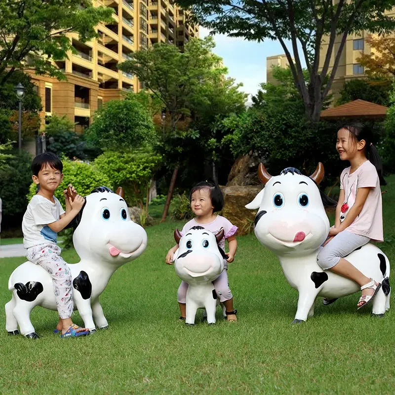 Miguo Custom Fiberglass Cartoon Cow Animal Sculptures For Park Farm Kindergarten Decorations