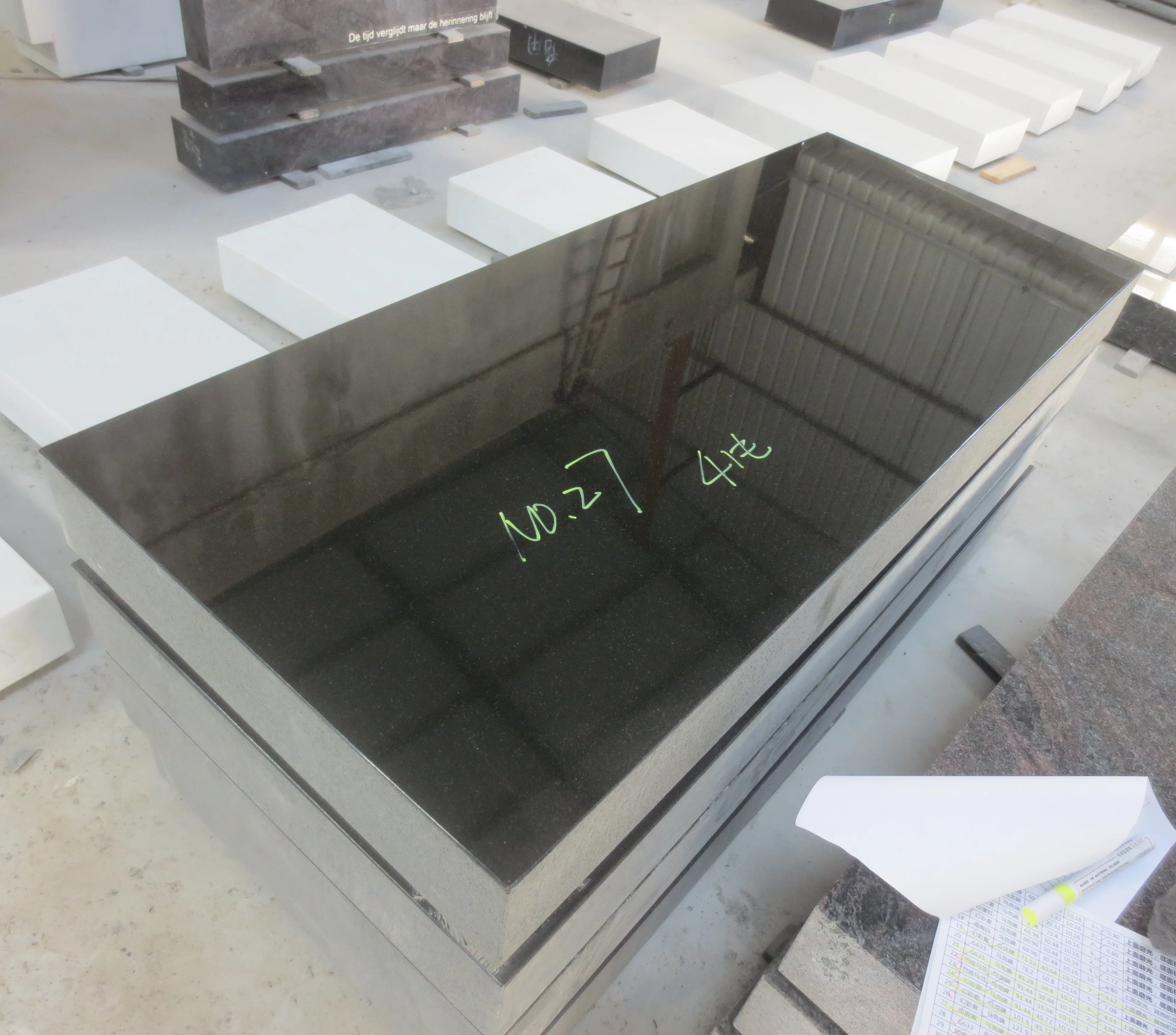 Wholesalers Absolute Black Granite Monumental Tombstone Flats Markers Blank Headstone