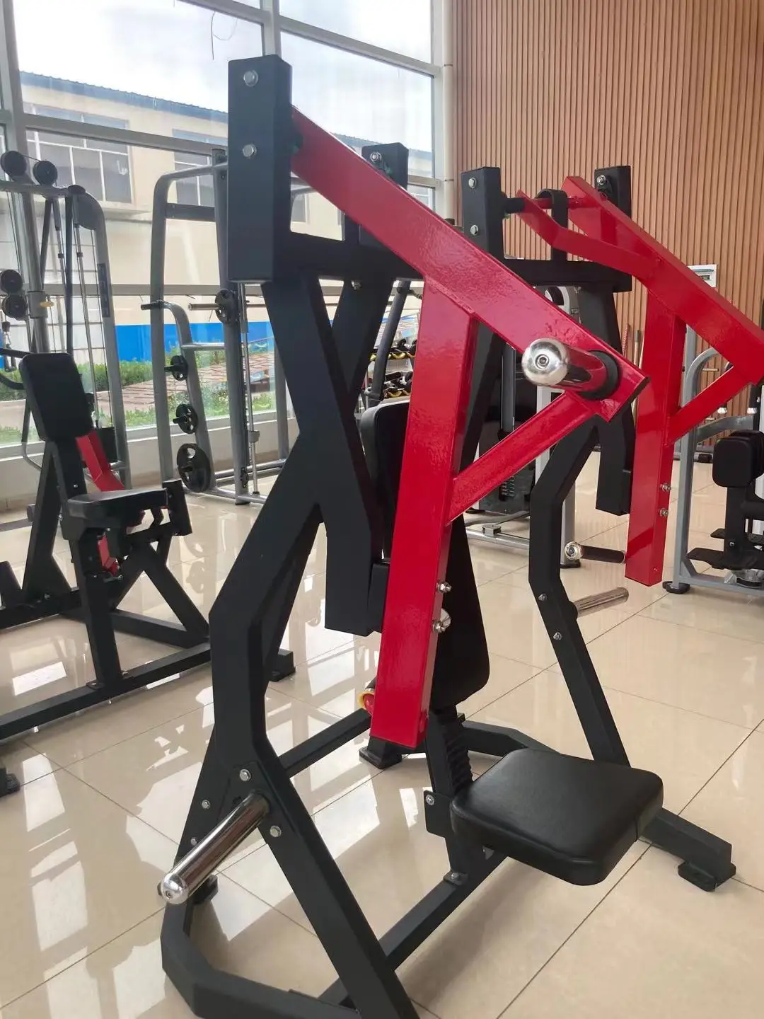Ham Strength XM05 Iso-Lateral Seated chest press machine Plate-Loaded machine Seated chest press machine