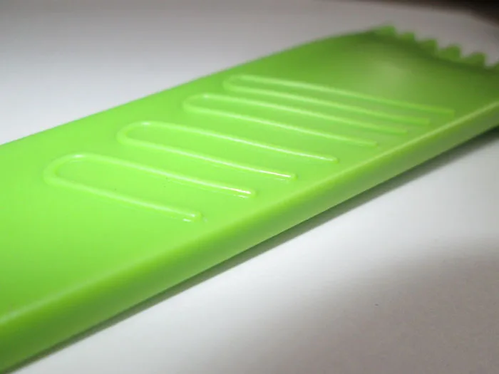 cheap mini plastic ice scraper,promotion ice scraper