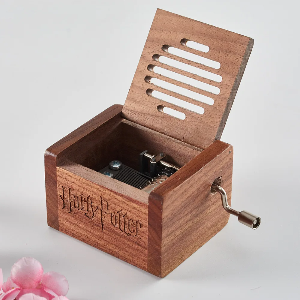 Ever Bright Factory Wholesale Hollow out Harry Movies Potter Wood Hand Crank Music Box For Christmas Gift