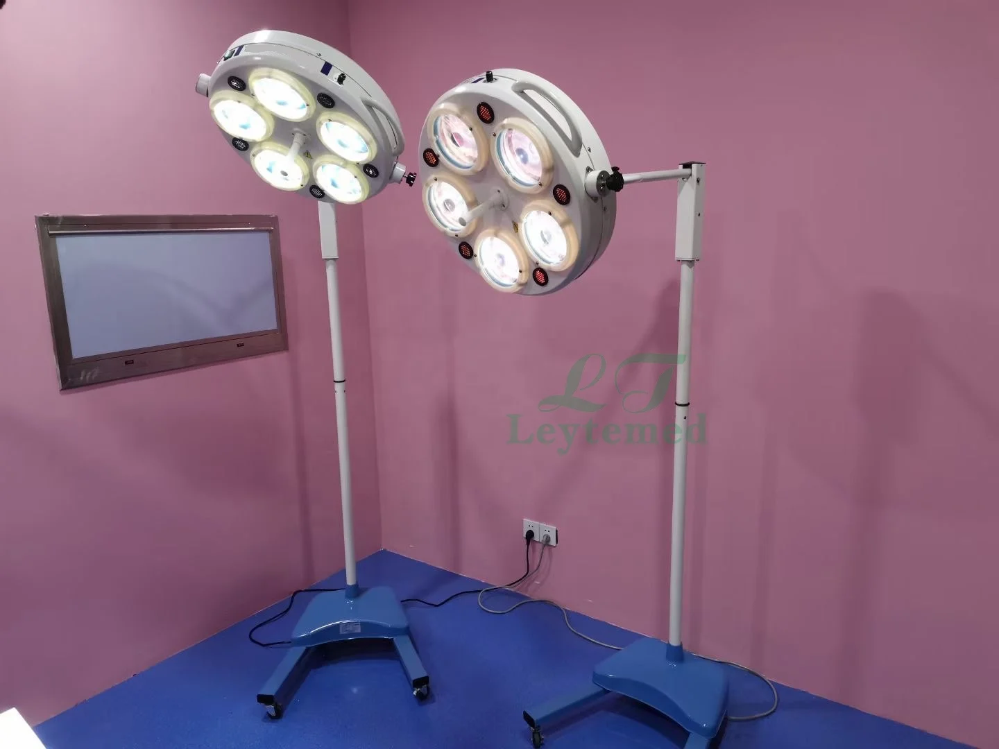 LTSL41B Medical Stand Type LED Shadowless Operation Lamp Mobile Operating Theatre Lights