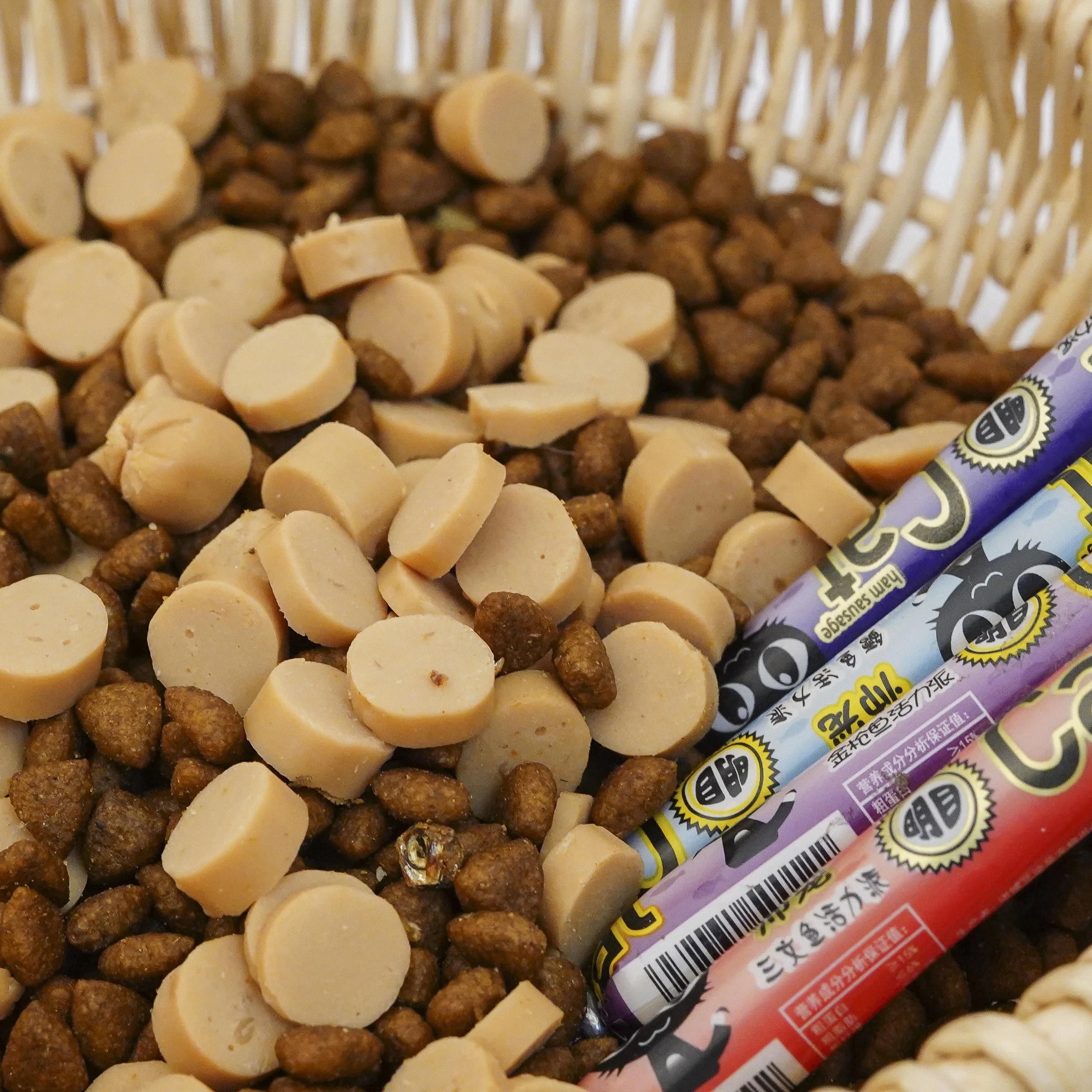 cat wet  food Salmon ham sausage  cat treat pet food