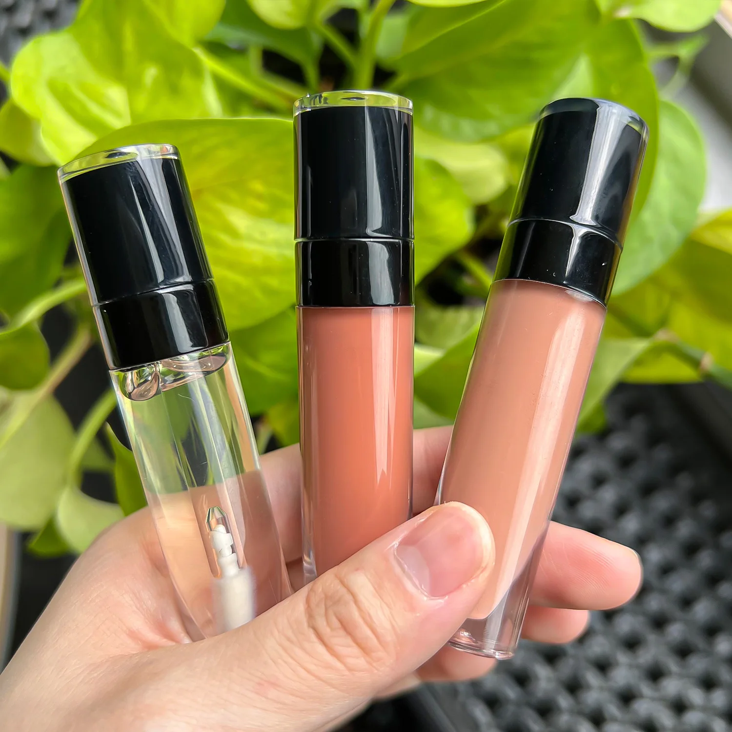 White black pink cover purple cover trendy shimmering lip gloss samples can be printed logo small batch foreign trade vendors