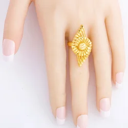 Hongyu Fine Jewellery Dubai 24K Gold Plating Copper Flower Ring Fashion Wedding Engagement Gold Finger Ring Design for Women R60