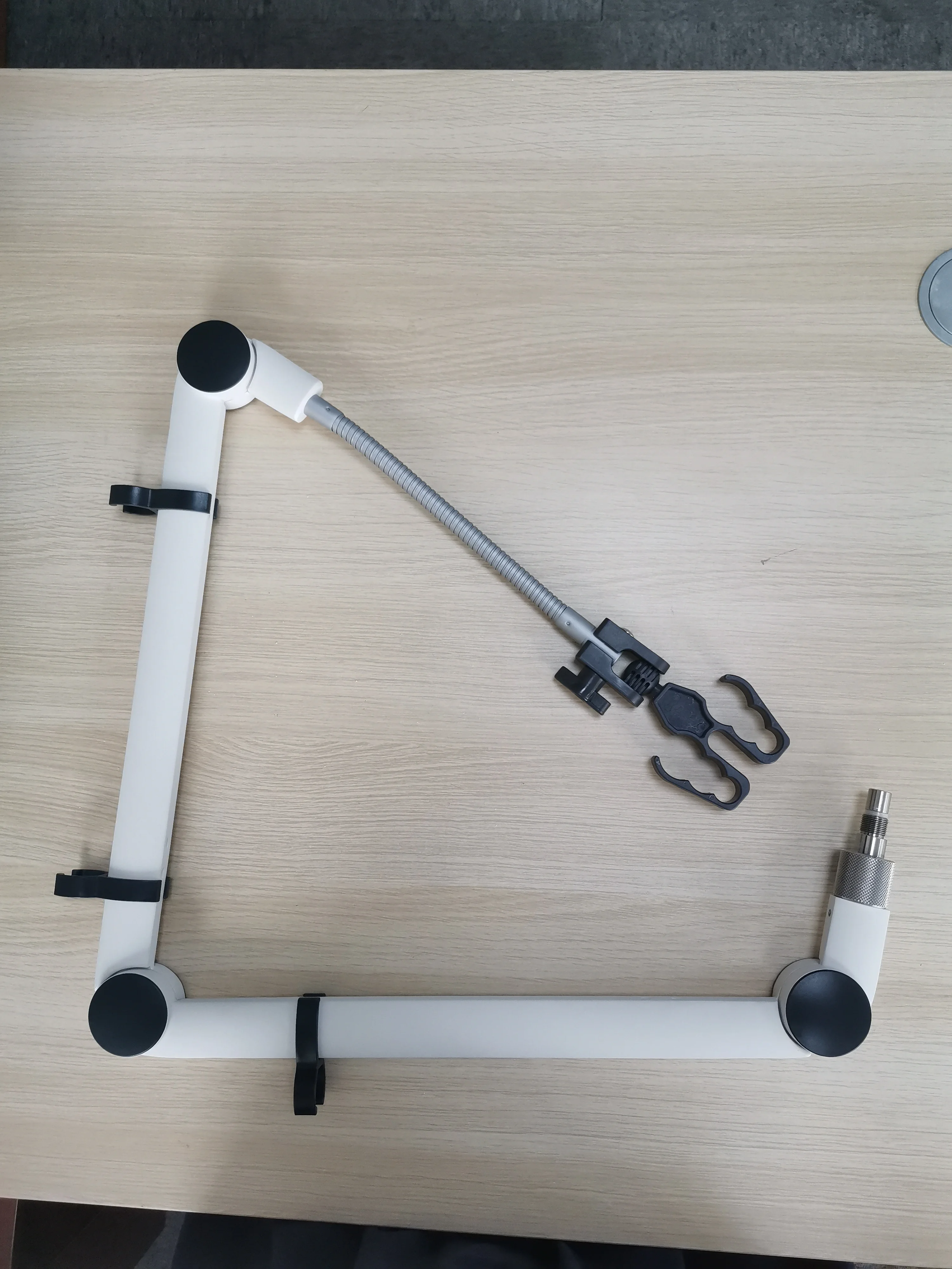 flexible ventialtor circuit ventilation machine circuit breathing circuit ventilator arm