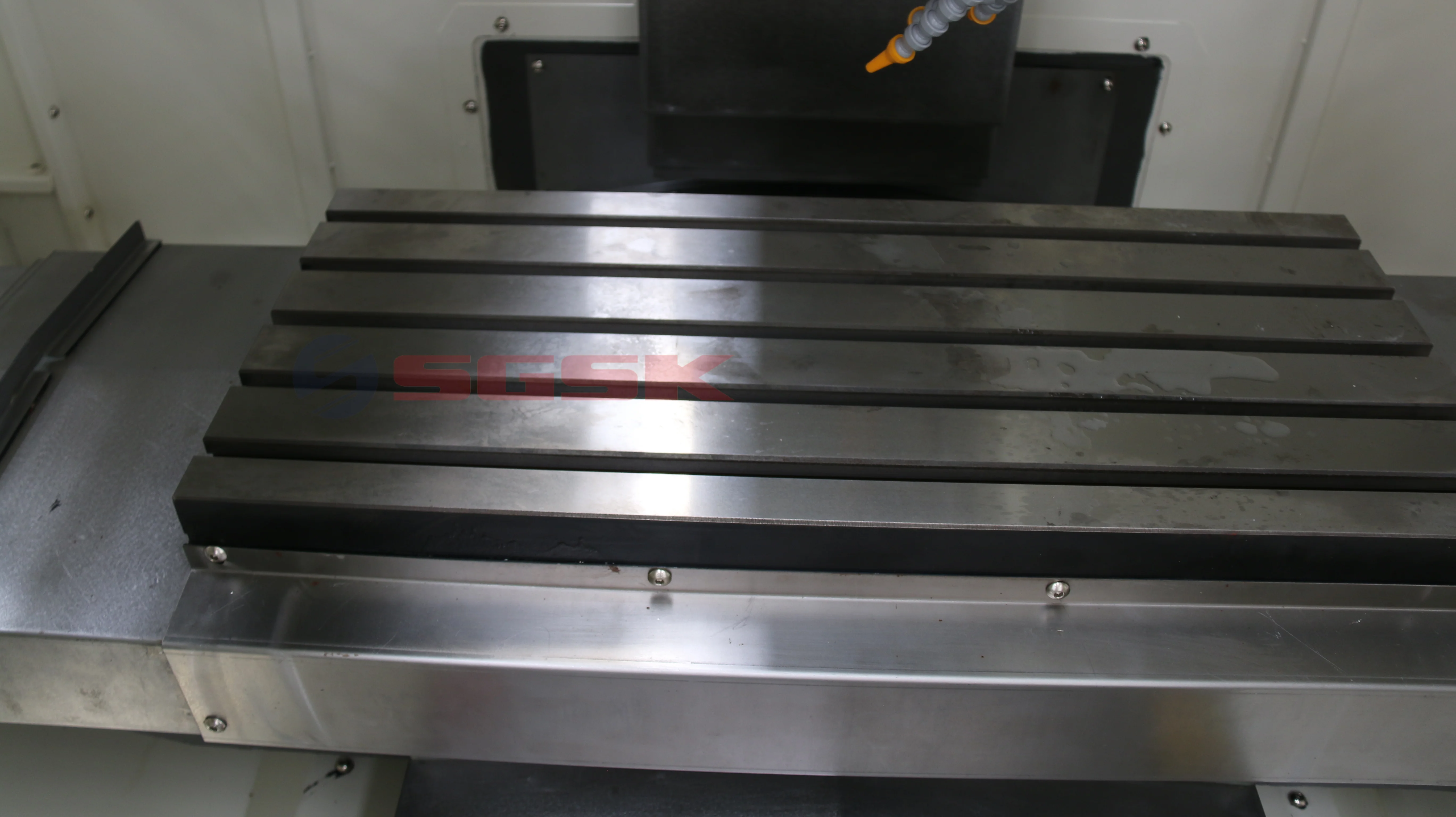 KND Siemens FANUC cnc vertical milling machine VMC650 mini cnc milling machine