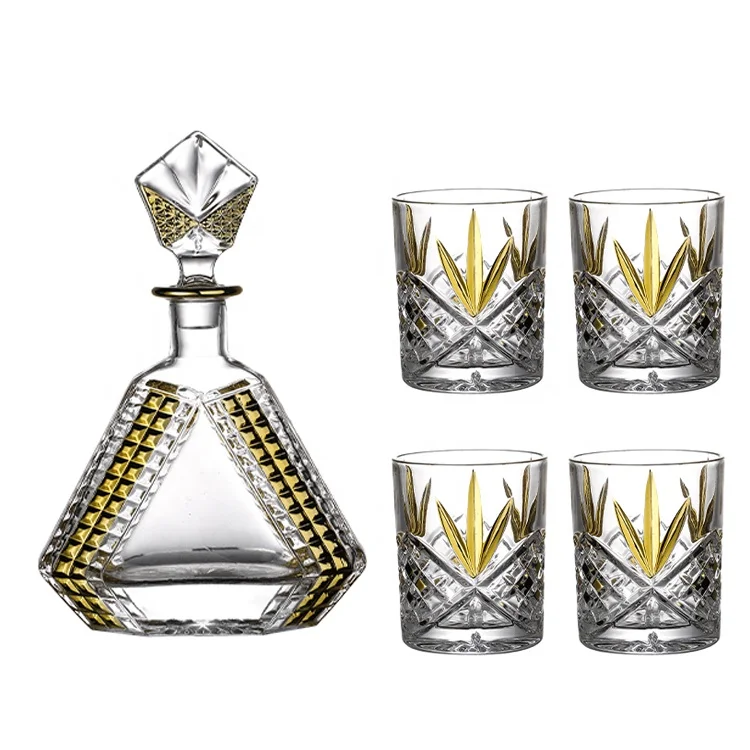 Handmade Elegant Decanter Set with 4 Carved Crystal Glasses and Clear Decanter Whiskey Glass Set for Party