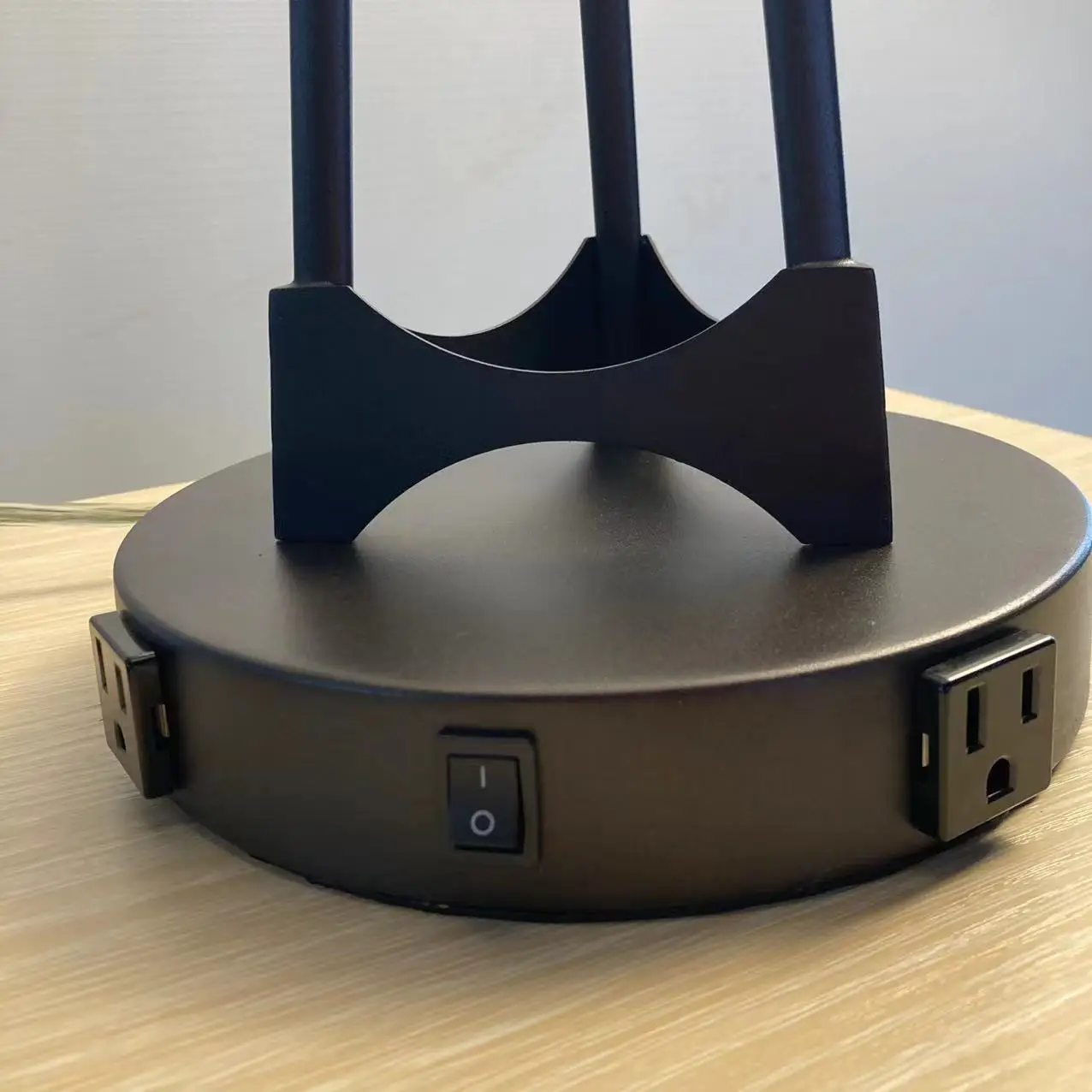 UL listed Hampton Holiday Inn Candlewood Staubridge hotel factory metal bedside table lamp with electrical power outlet