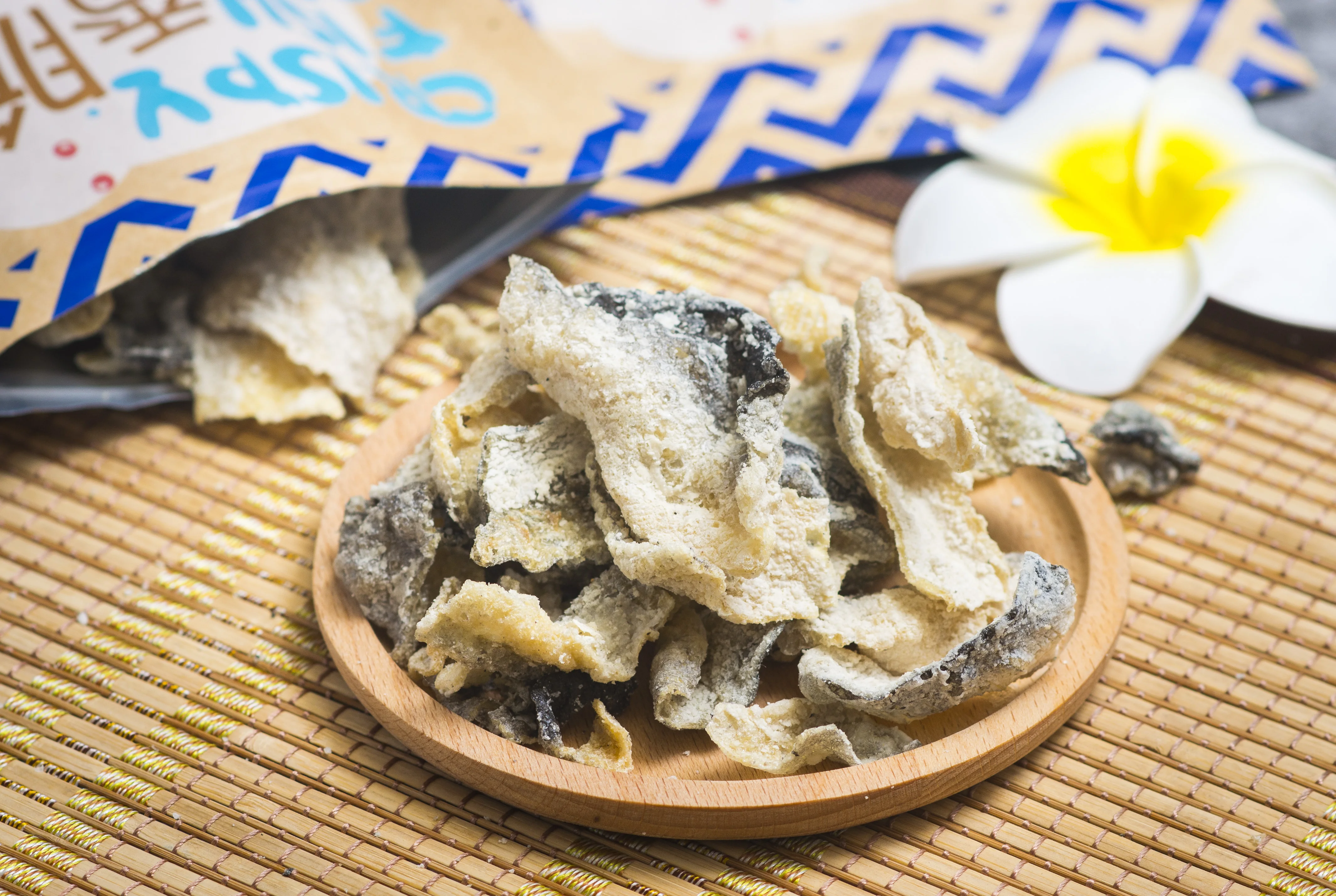 
OEM salted fish skin snack- fried fish skin wholesale good price and large packing 